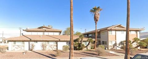 682 W Holt Ave El Centro CA 92243