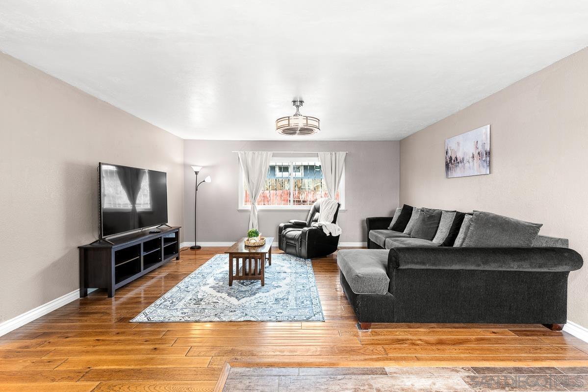 7703 Woodbine Way