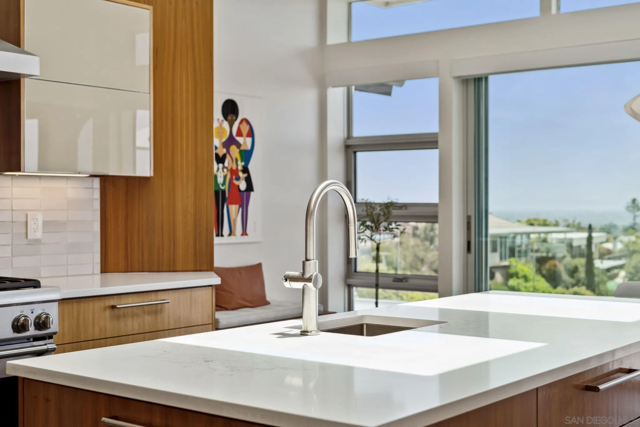 La Jolla, California 92037, United States, 6 Bedrooms Bedrooms, ,5 BathroomsBathrooms,Residential,Active,128551