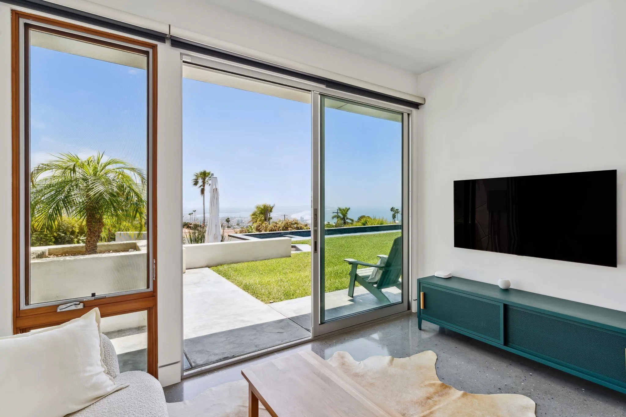 La Jolla, California 92037, United States, 6 Bedrooms Bedrooms, ,5 BathroomsBathrooms,Residential,Active,128551