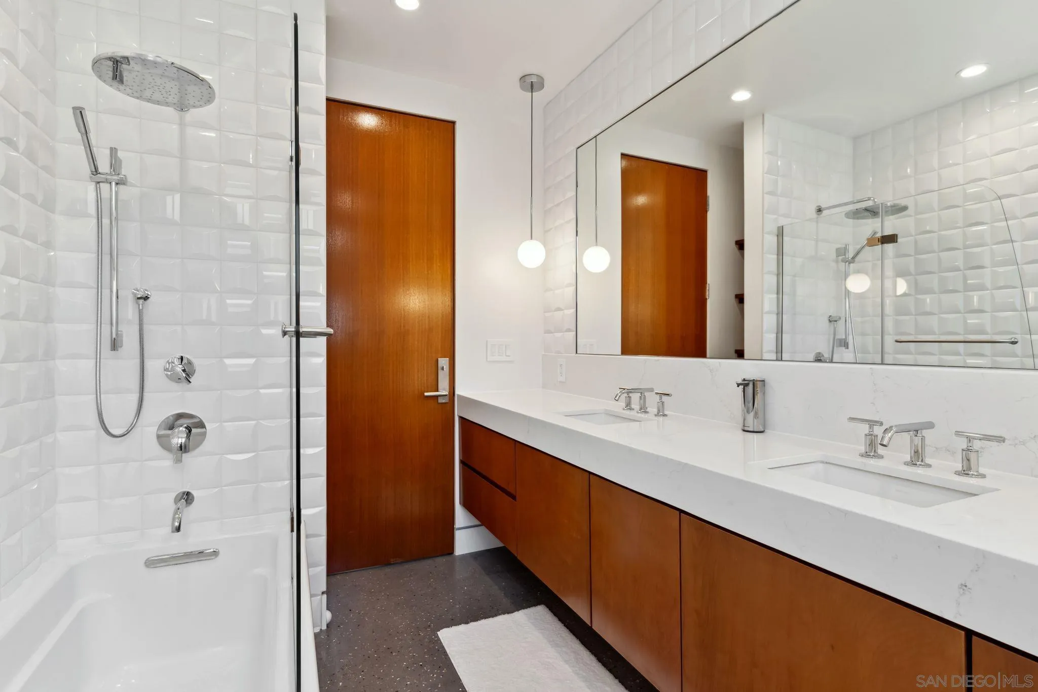 La Jolla, California 92037, United States, 6 Bedrooms Bedrooms, ,5 BathroomsBathrooms,Residential,Active,128551