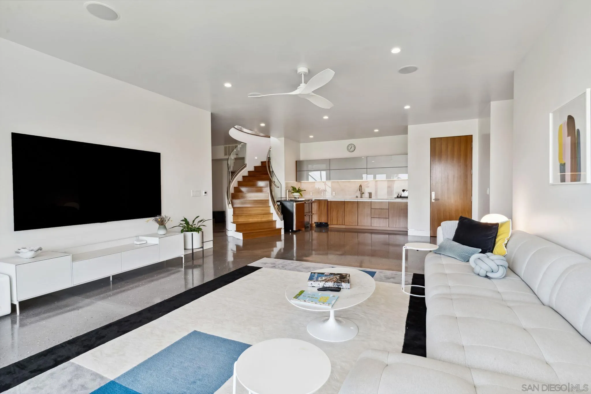 La Jolla, California 92037, United States, 6 Bedrooms Bedrooms, ,5 BathroomsBathrooms,Residential,Active,128551