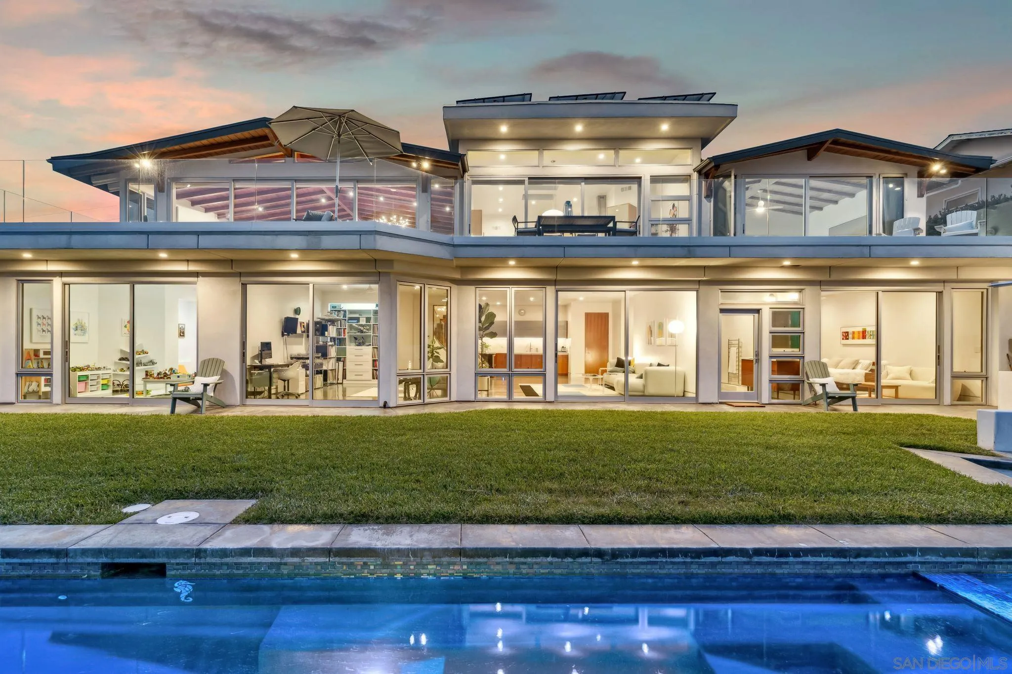 La Jolla, California 92037, United States, 6 Bedrooms Bedrooms, ,5 BathroomsBathrooms,Residential,Active,128551