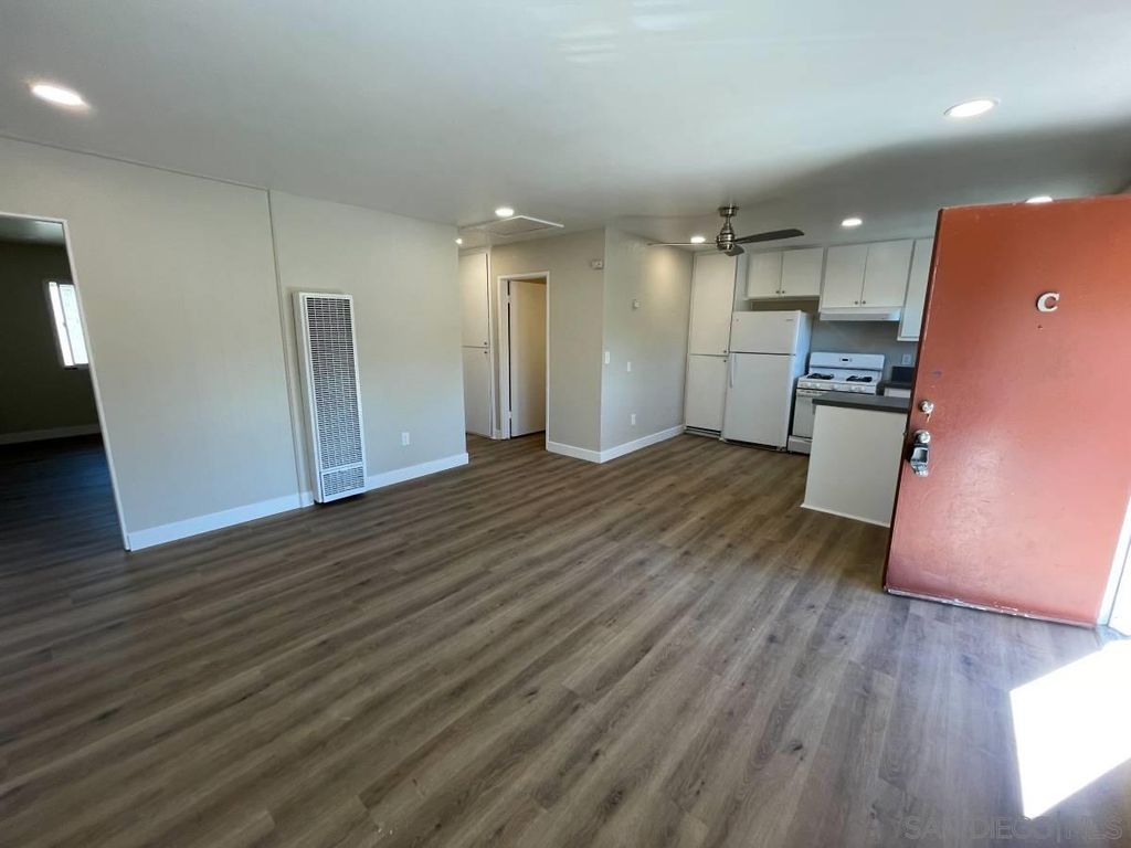 Photo of 836 Sinkler Way, Vista, CA 92083 (MLS # 250027307)