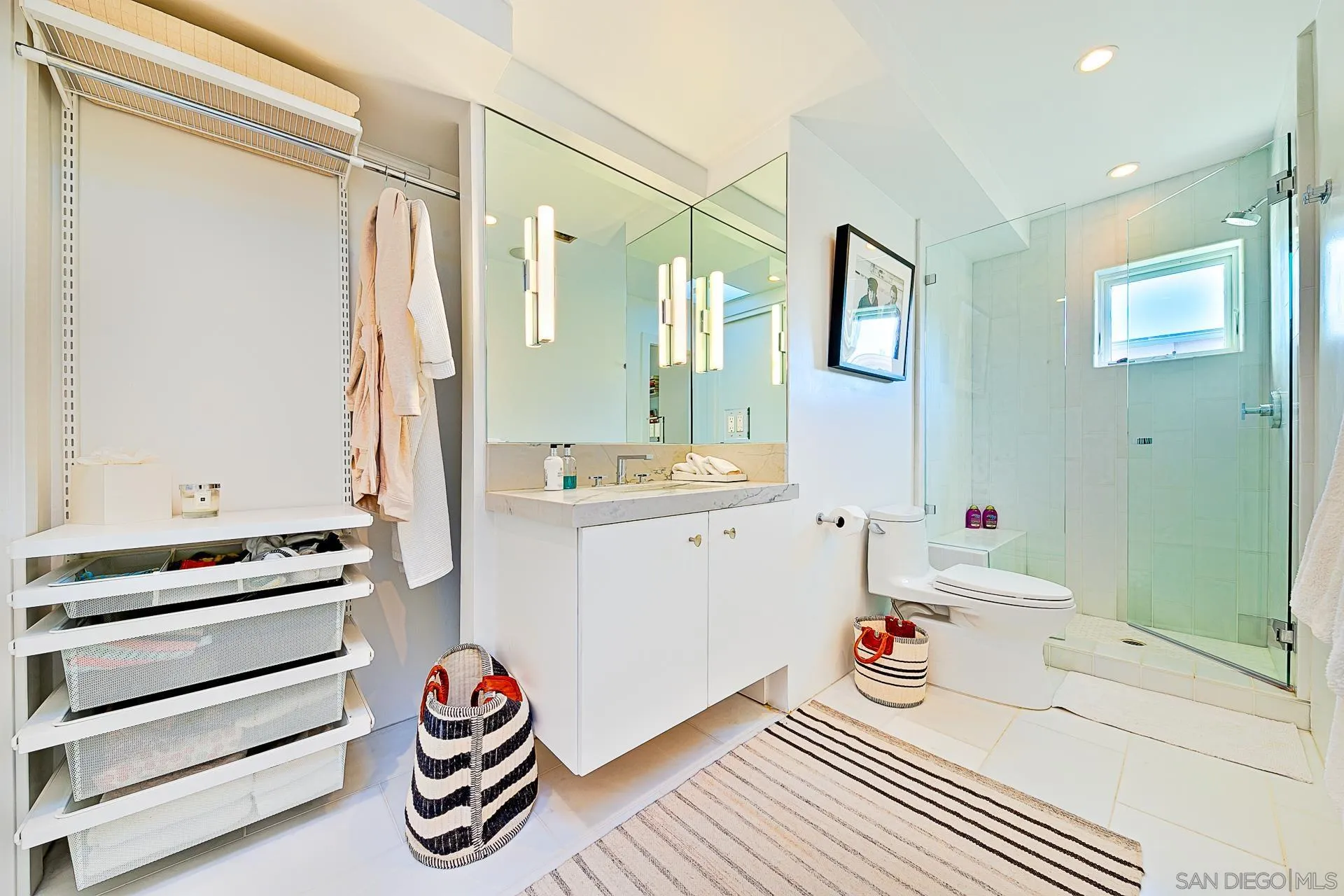 La Jolla, California 92037, United States, 3 Bedrooms Bedrooms, ,4 BathroomsBathrooms,Residential,Active,160502