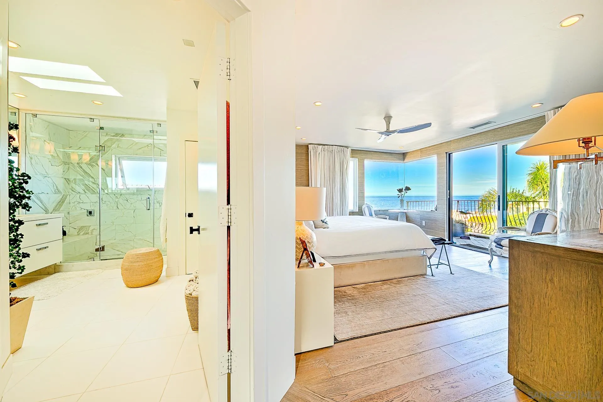 La Jolla, California 92037, United States, 3 Bedrooms Bedrooms, ,4 BathroomsBathrooms,Residential,Active,160502