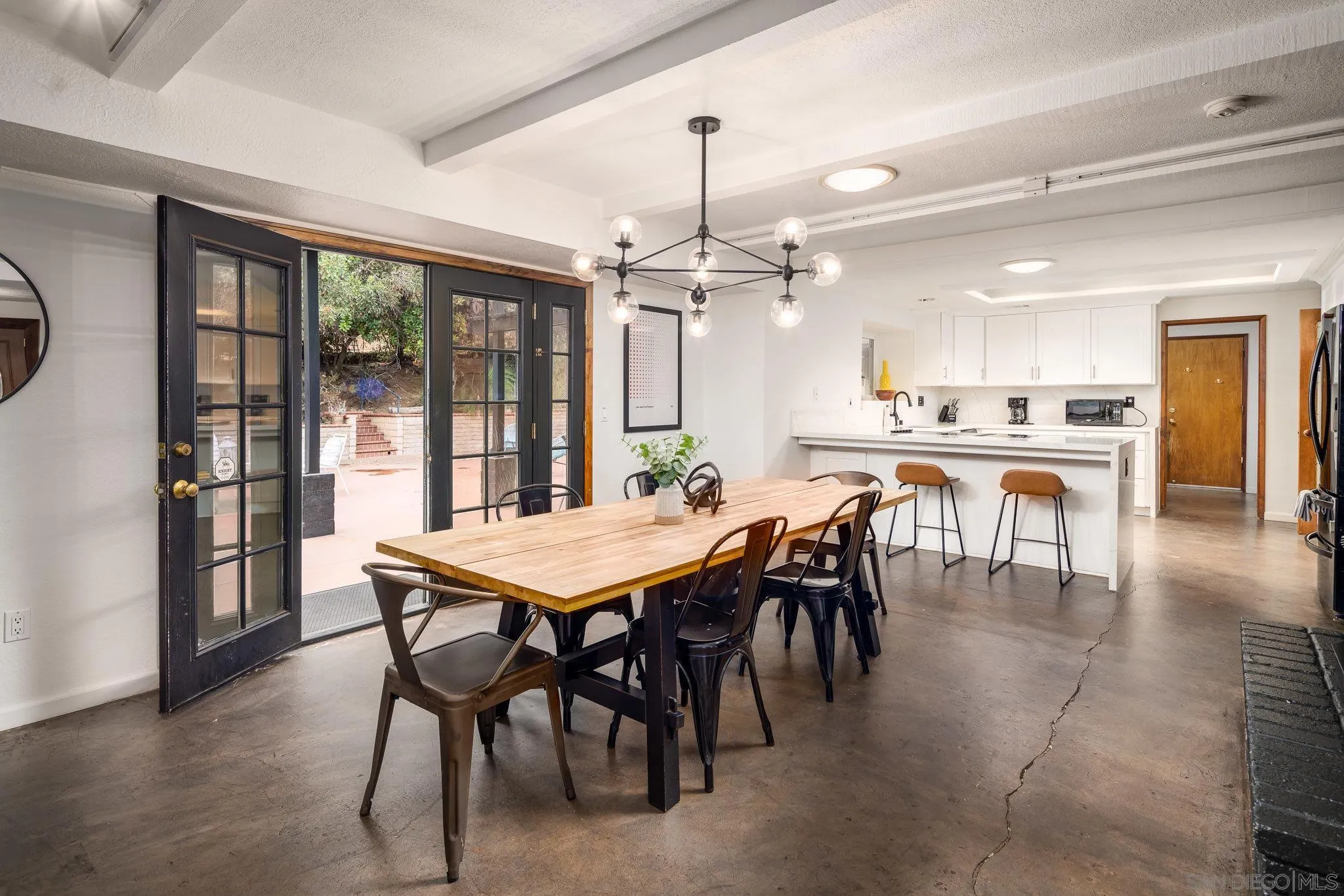 Vista, California 92084, United States, 4 Bedrooms Bedrooms, ,4 BathroomsBathrooms,Residential,Pending,17129