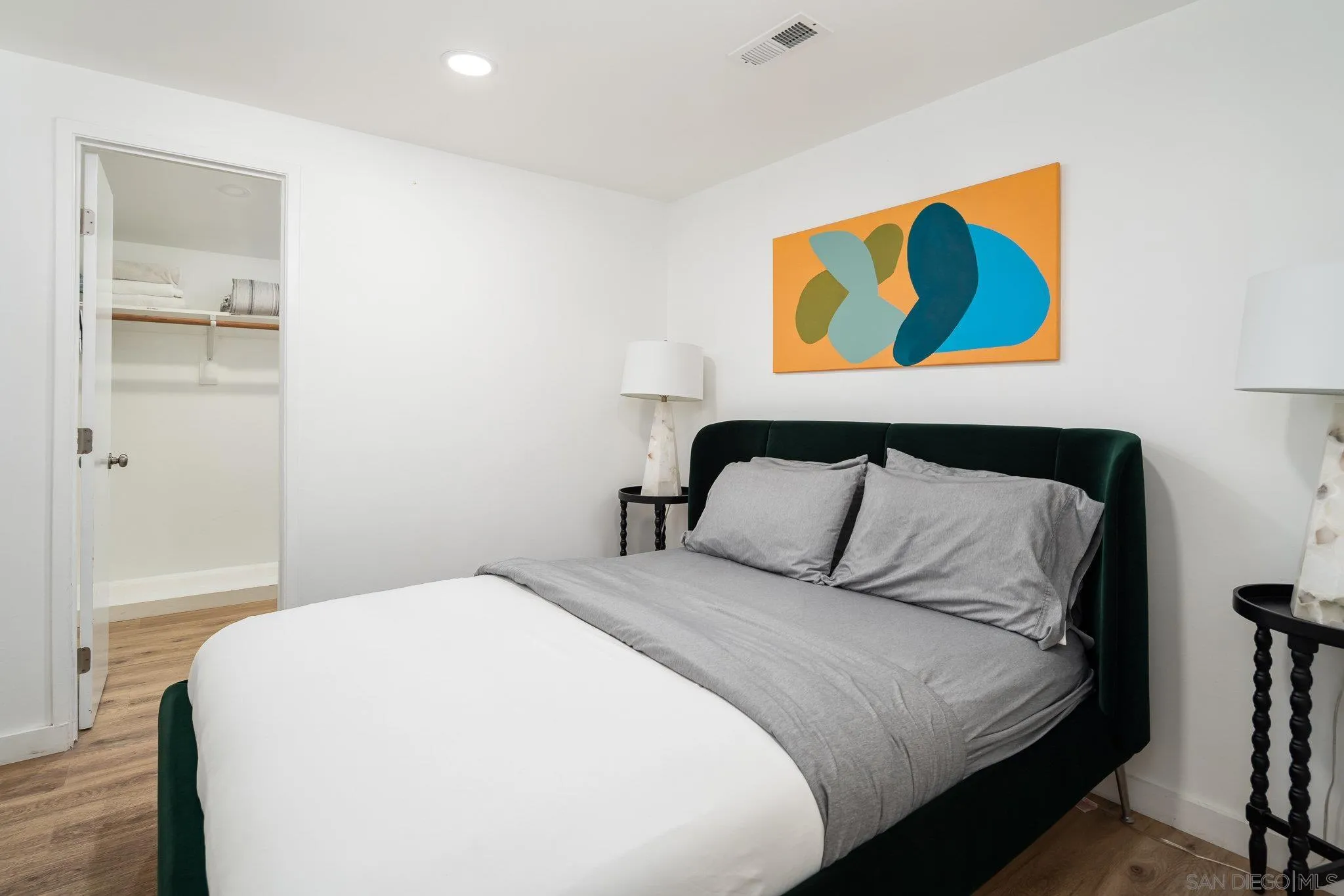 Vista, California 92084, United States, 4 Bedrooms Bedrooms, ,4 BathroomsBathrooms,Residential,Pending,17129