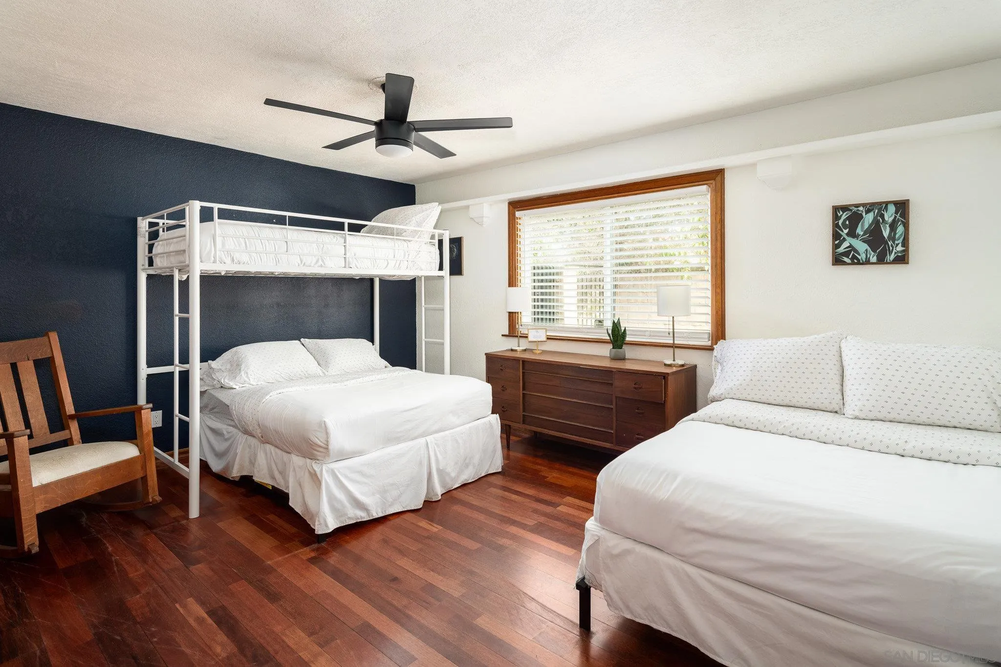 Vista, California 92084, United States, 4 Bedrooms Bedrooms, ,4 BathroomsBathrooms,Residential,Pending,17129