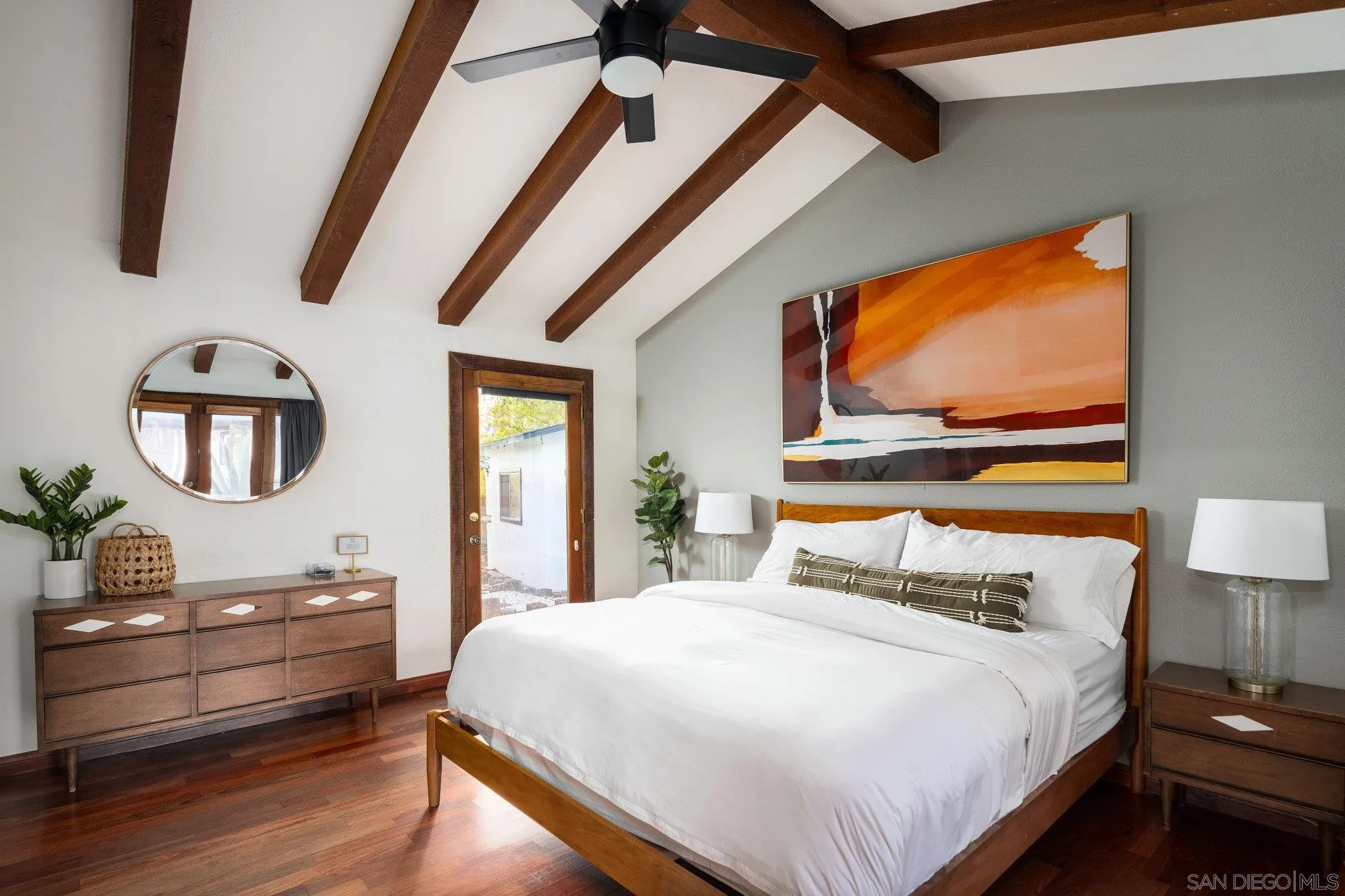 Vista, California 92084, United States, 4 Bedrooms Bedrooms, ,4 BathroomsBathrooms,Residential,Pending,17129