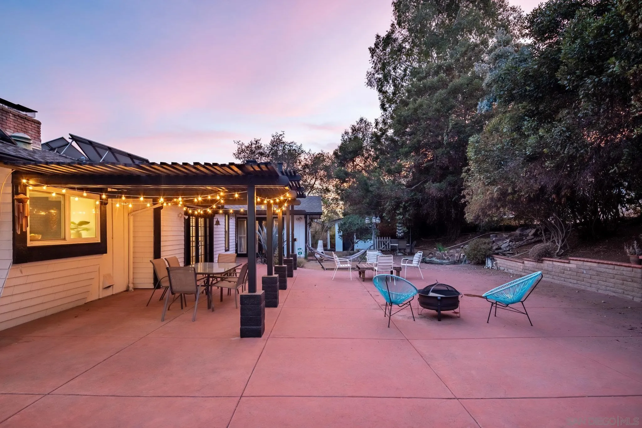 Vista, California 92084, United States, 4 Bedrooms Bedrooms, ,4 BathroomsBathrooms,Residential,Pending,17129