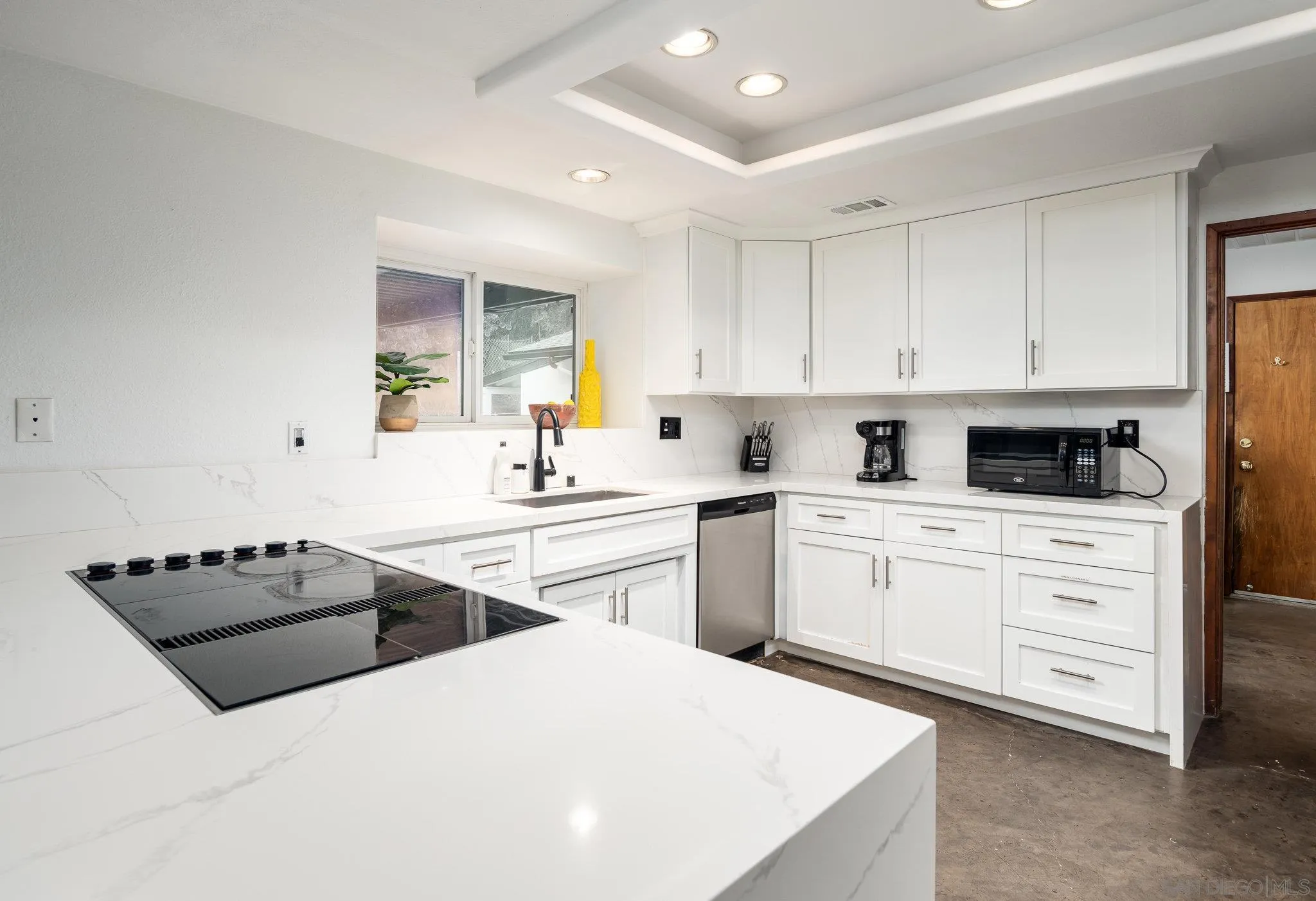 Vista, California 92084, United States, 4 Bedrooms Bedrooms, ,4 BathroomsBathrooms,Residential,Pending,17129