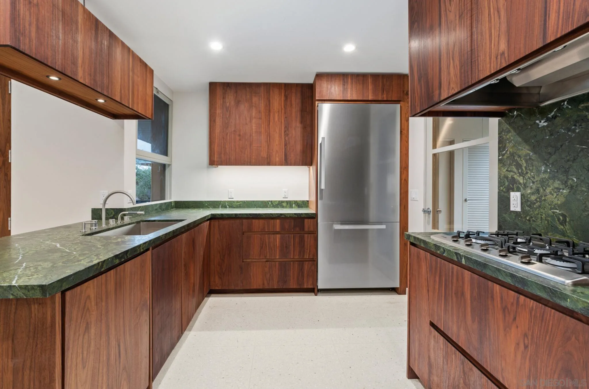 La Jolla, California 92037, United States, 3 Bedrooms Bedrooms, ,2 BathroomsBathrooms,Residential,Active,152360