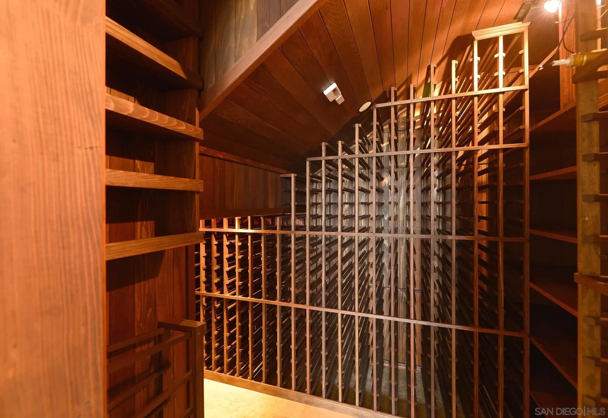 La Jolla, California 92037, United States, 5 Bedrooms Bedrooms, ,6 BathroomsBathrooms,Residential,Active,114723