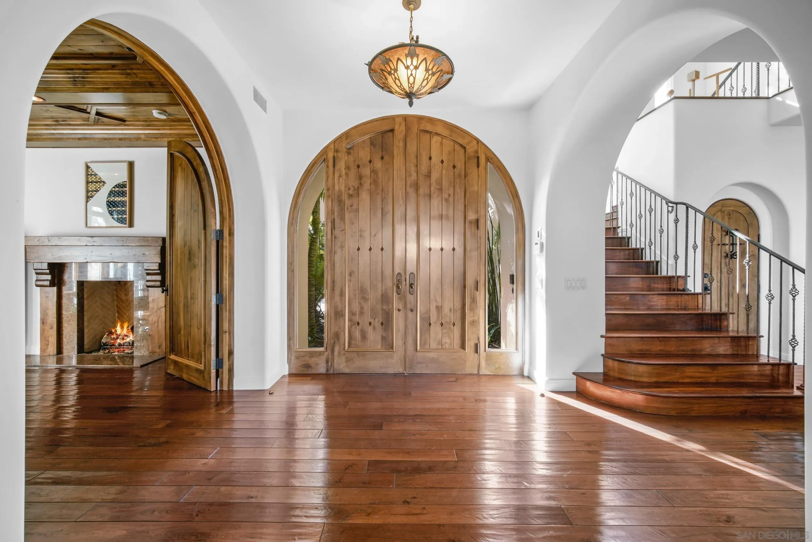 La Jolla, California 92037, United States, 5 Bedrooms Bedrooms, ,6 BathroomsBathrooms,Residential,Active,114723