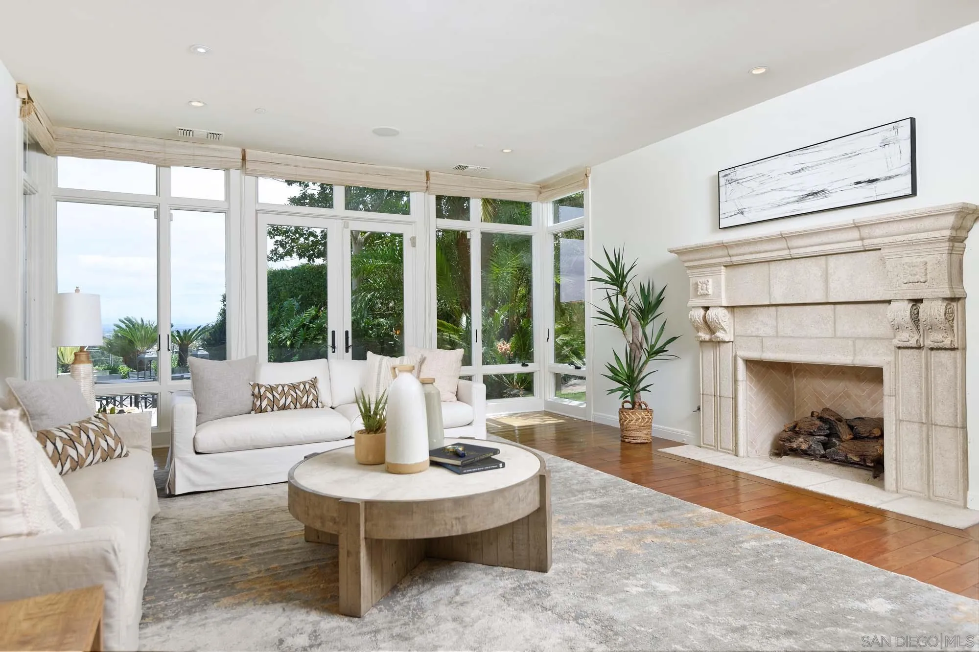 La Jolla, California 92037, United States, 5 Bedrooms Bedrooms, ,6 BathroomsBathrooms,Residential,Active,114723