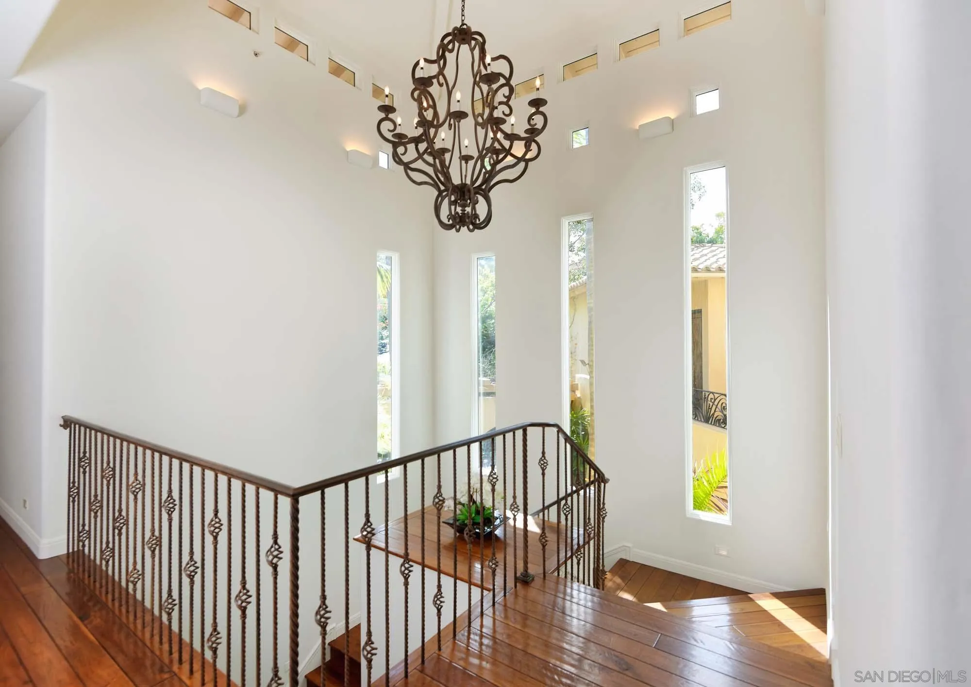 La Jolla, California 92037, United States, 5 Bedrooms Bedrooms, ,6 BathroomsBathrooms,Residential,Active,114723