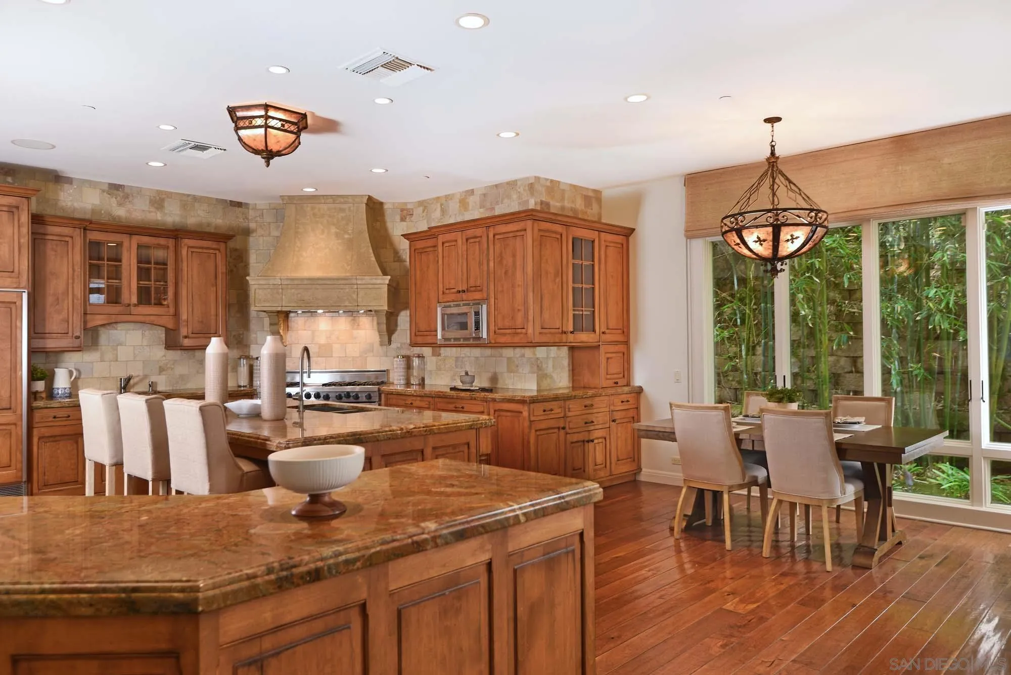 La Jolla, California 92037, United States, 5 Bedrooms Bedrooms, ,6 BathroomsBathrooms,Residential,Active,114723