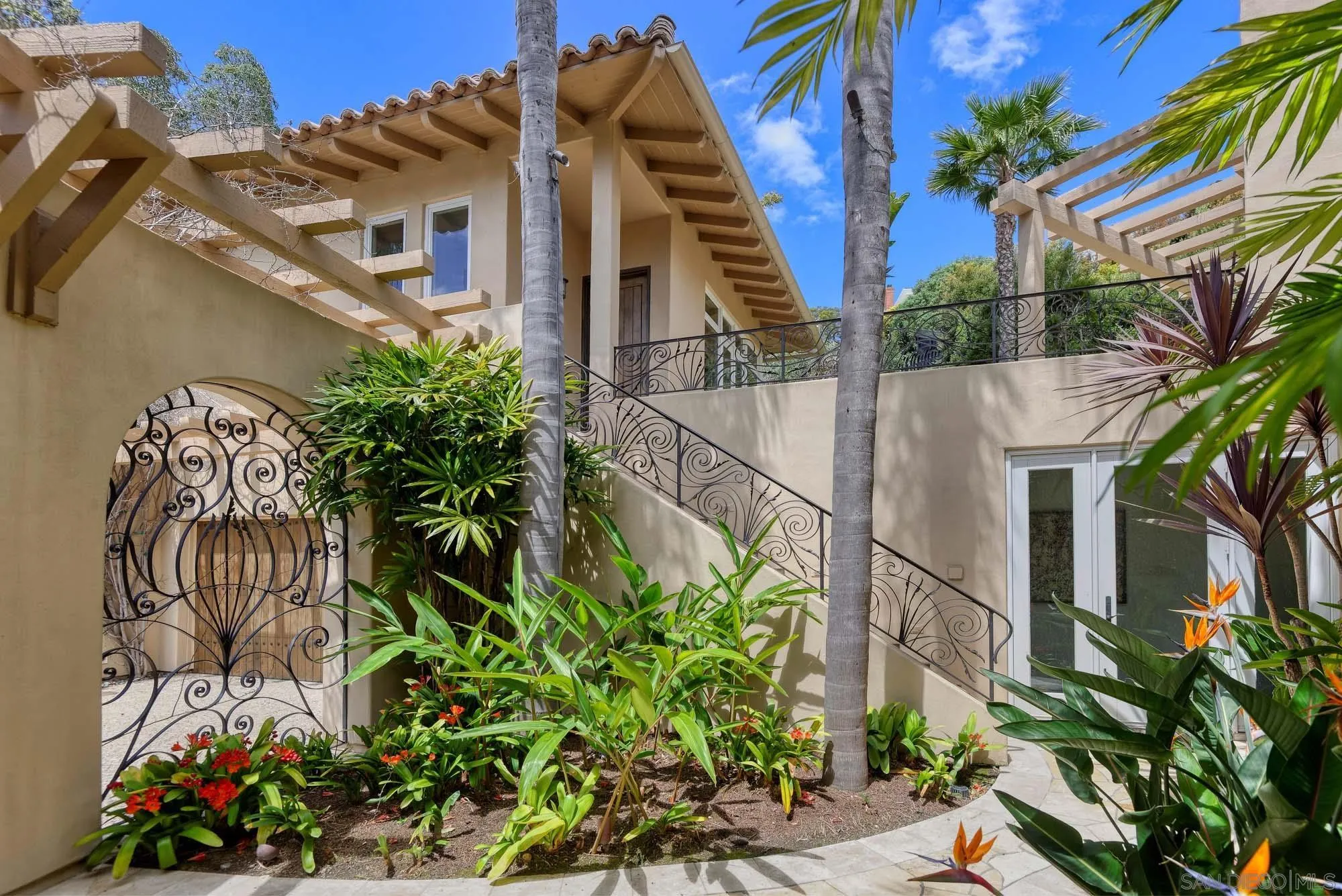 La Jolla, California 92037, United States, 5 Bedrooms Bedrooms, ,6 BathroomsBathrooms,Residential,Active,114723