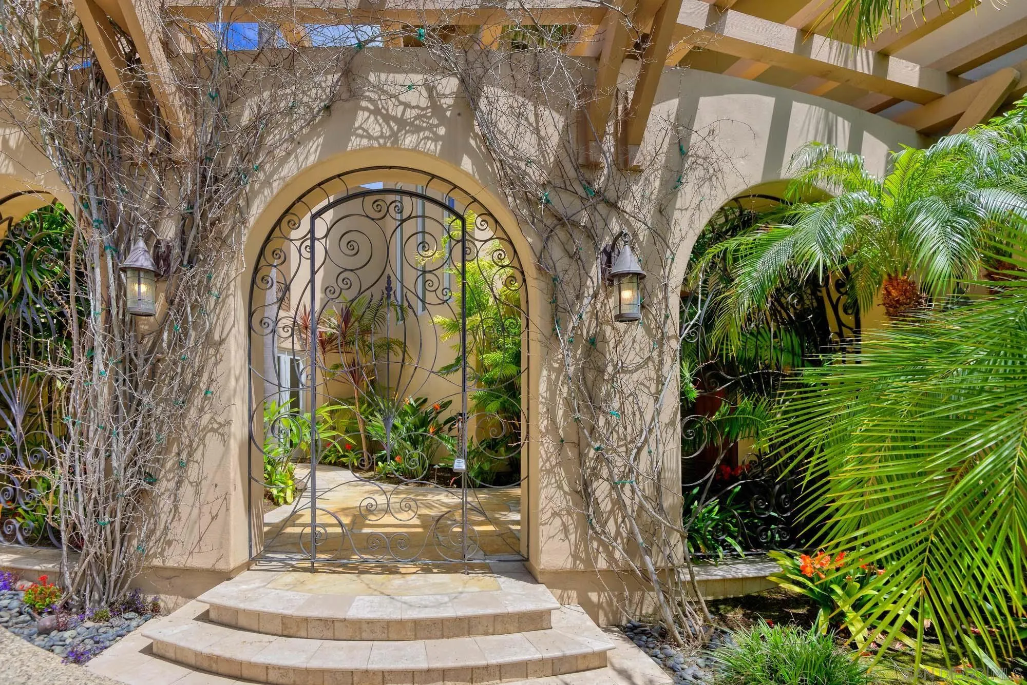 La Jolla, California 92037, United States, 5 Bedrooms Bedrooms, ,6 BathroomsBathrooms,Residential,Active,114723