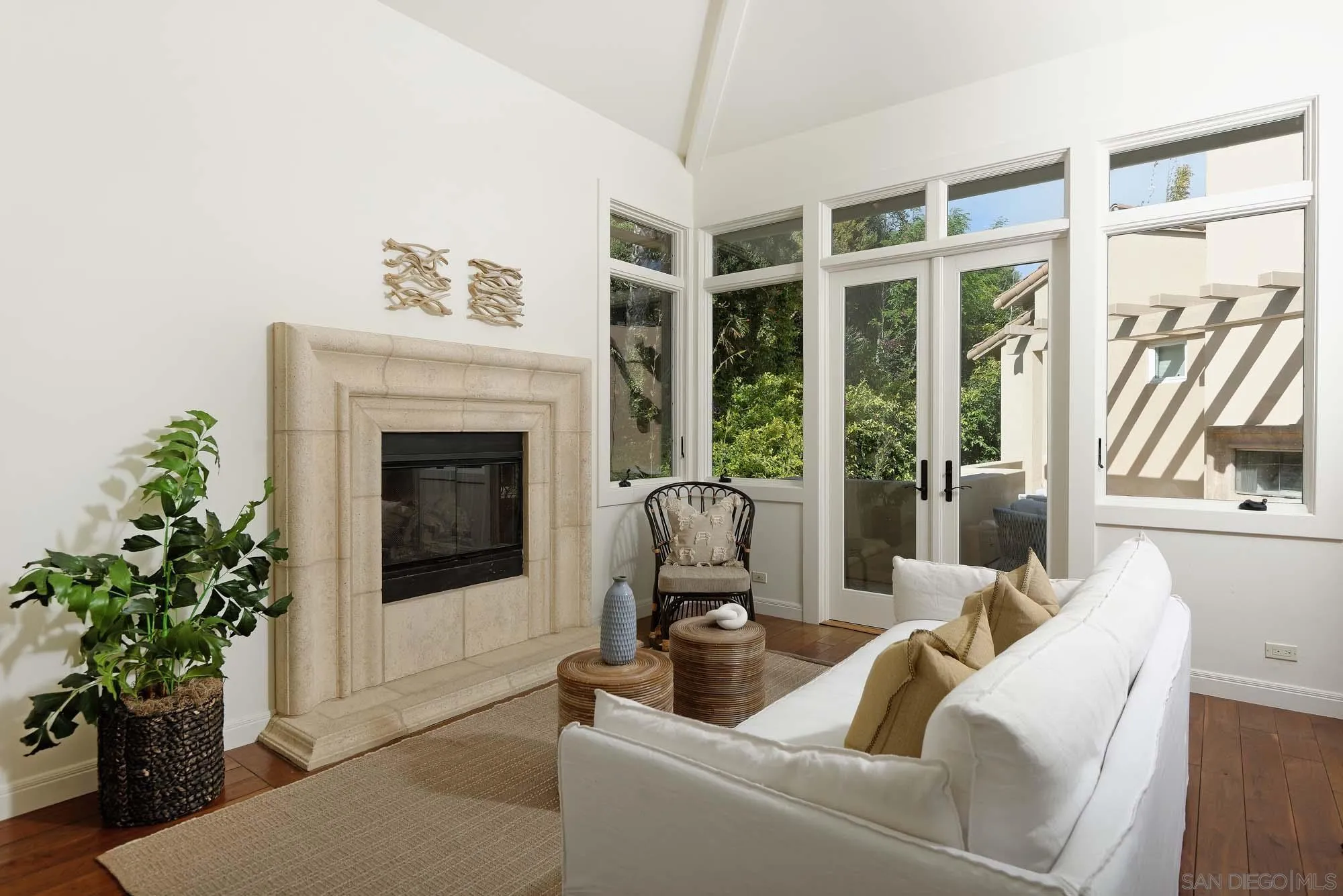 La Jolla, California 92037, United States, 5 Bedrooms Bedrooms, ,6 BathroomsBathrooms,Residential,Active,114723