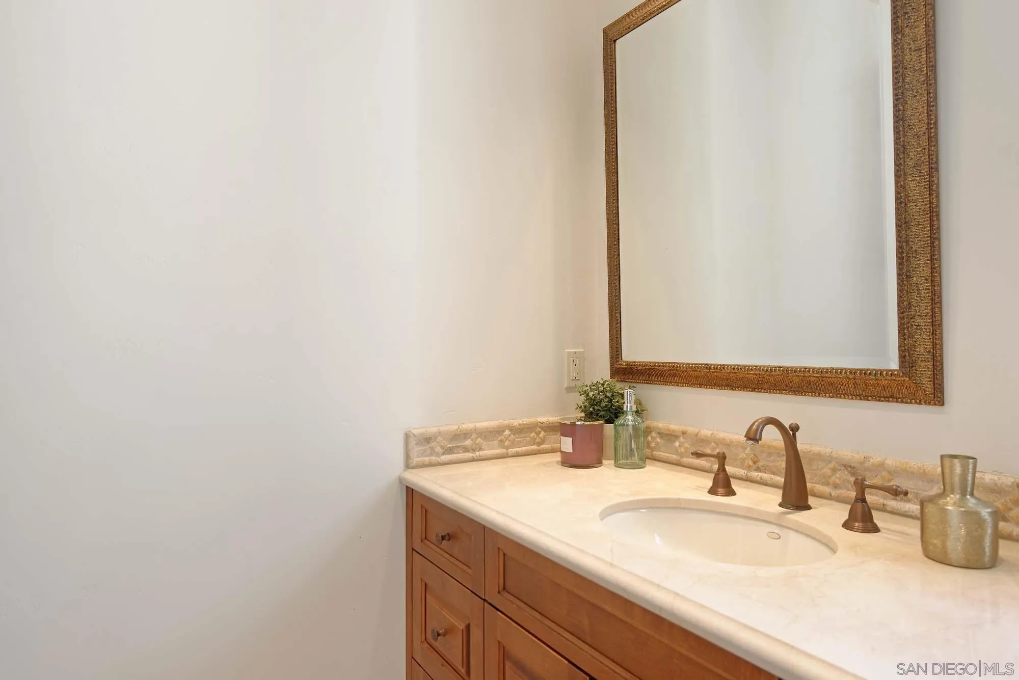 La Jolla, California 92037, United States, 5 Bedrooms Bedrooms, ,6 BathroomsBathrooms,Residential,Active,114723