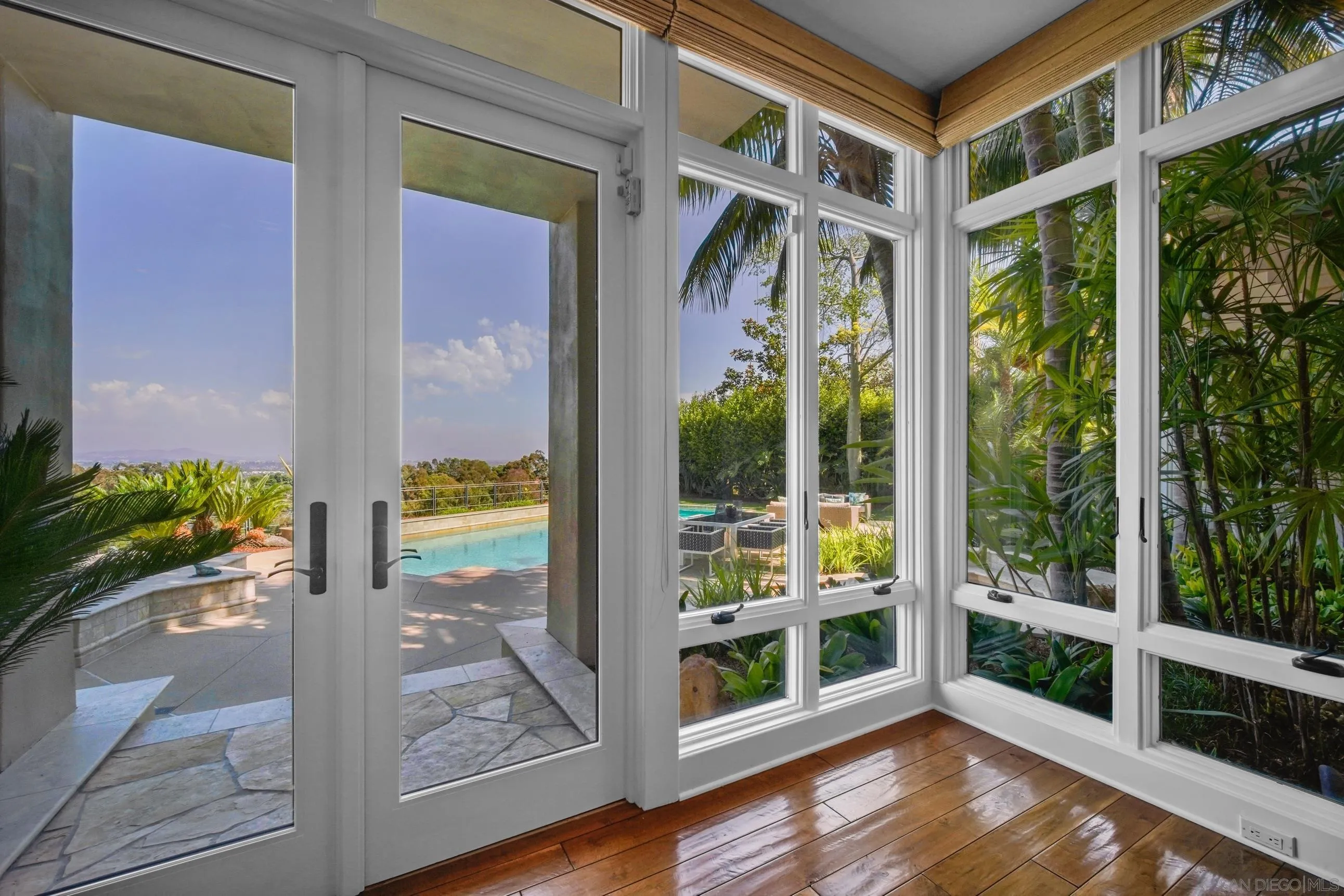 La Jolla, California 92037, United States, 5 Bedrooms Bedrooms, ,6 BathroomsBathrooms,Residential,Active,114723