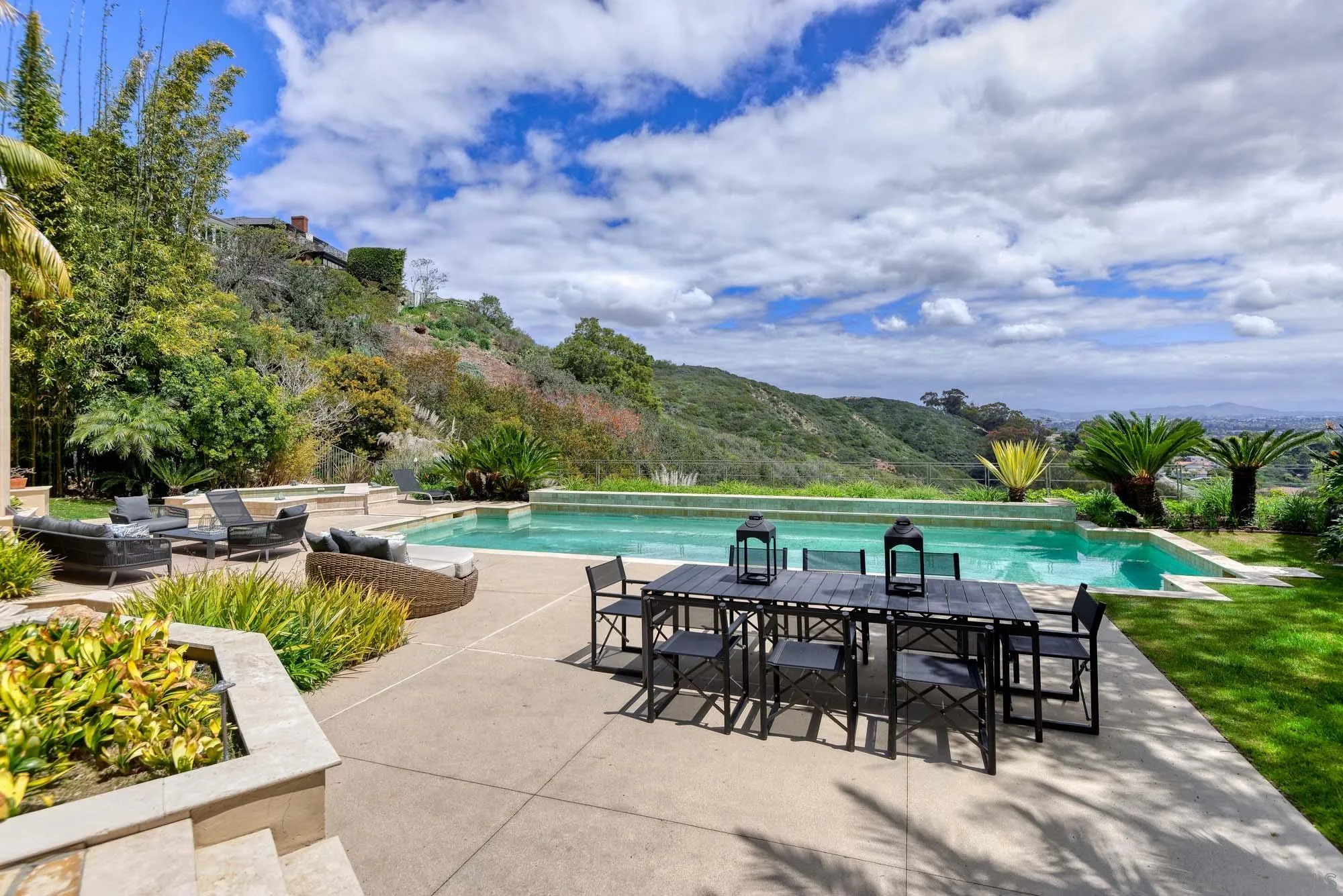 La Jolla, California 92037, United States, 5 Bedrooms Bedrooms, ,6 BathroomsBathrooms,Residential,Active,114723