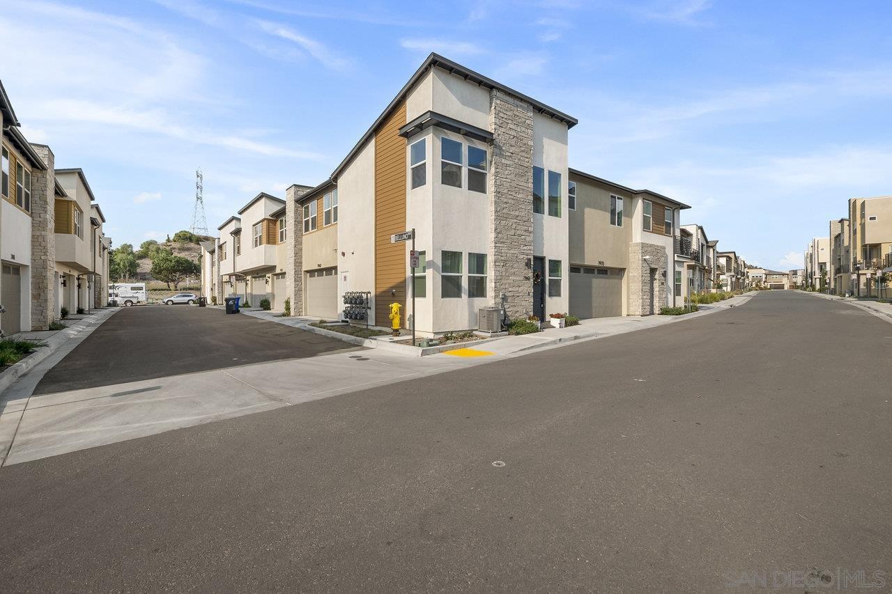 7962 Belluno Way