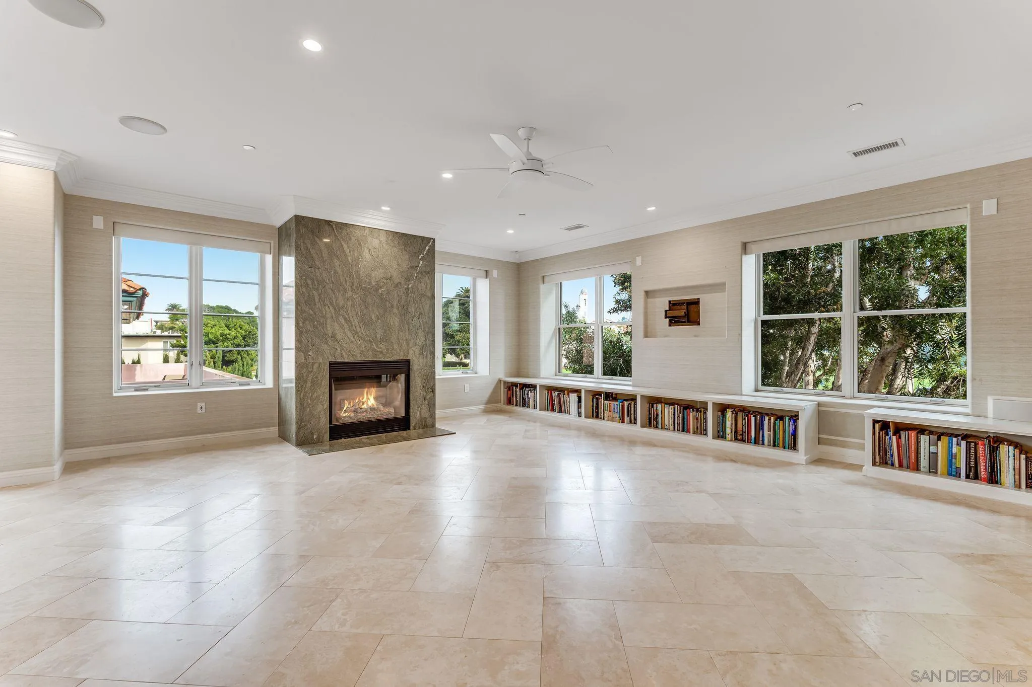 La Jolla, California 92037, United States, 2 Bedrooms Bedrooms, ,3 BathroomsBathrooms,Residential,Pending,27339