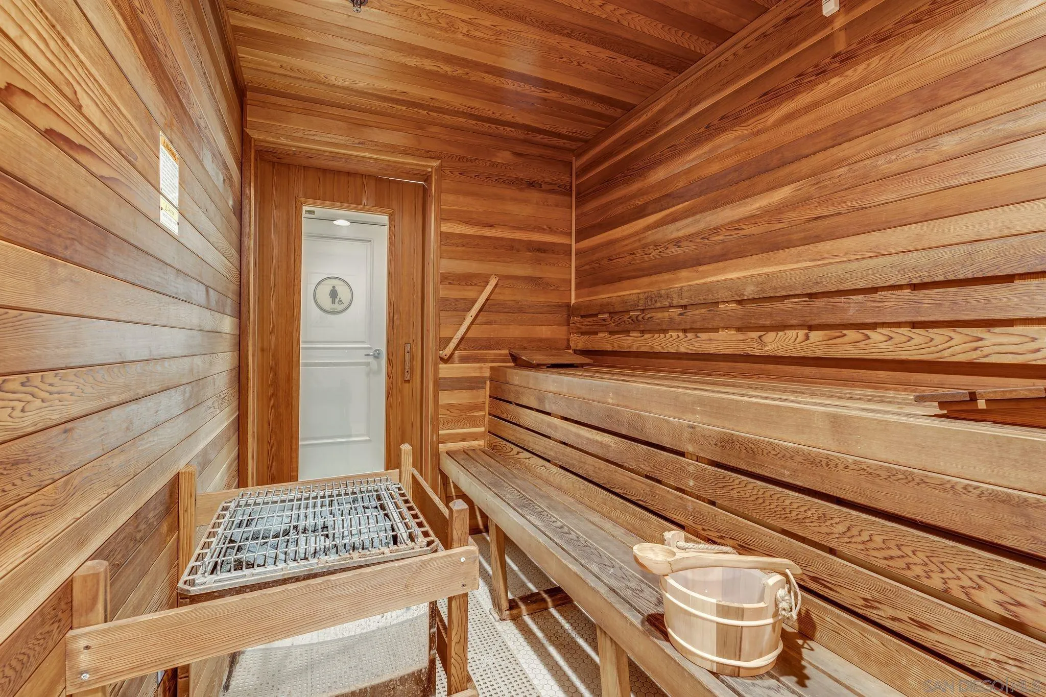 La Jolla, California 92037, United States, 2 Bedrooms Bedrooms, ,3 BathroomsBathrooms,Residential,Pending,27339