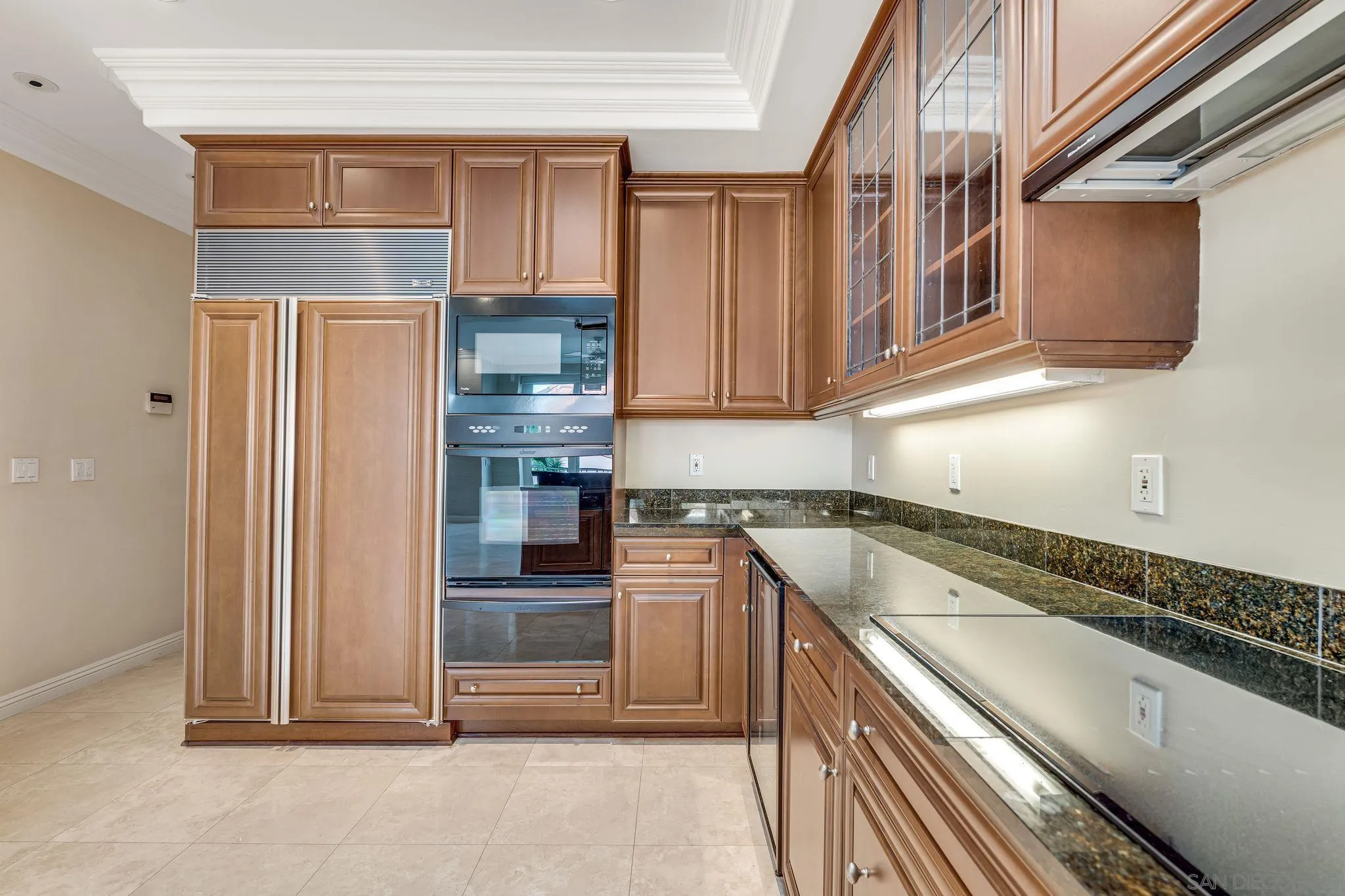 La Jolla, California 92037, United States, 2 Bedrooms Bedrooms, ,3 BathroomsBathrooms,Residential,Pending,27339