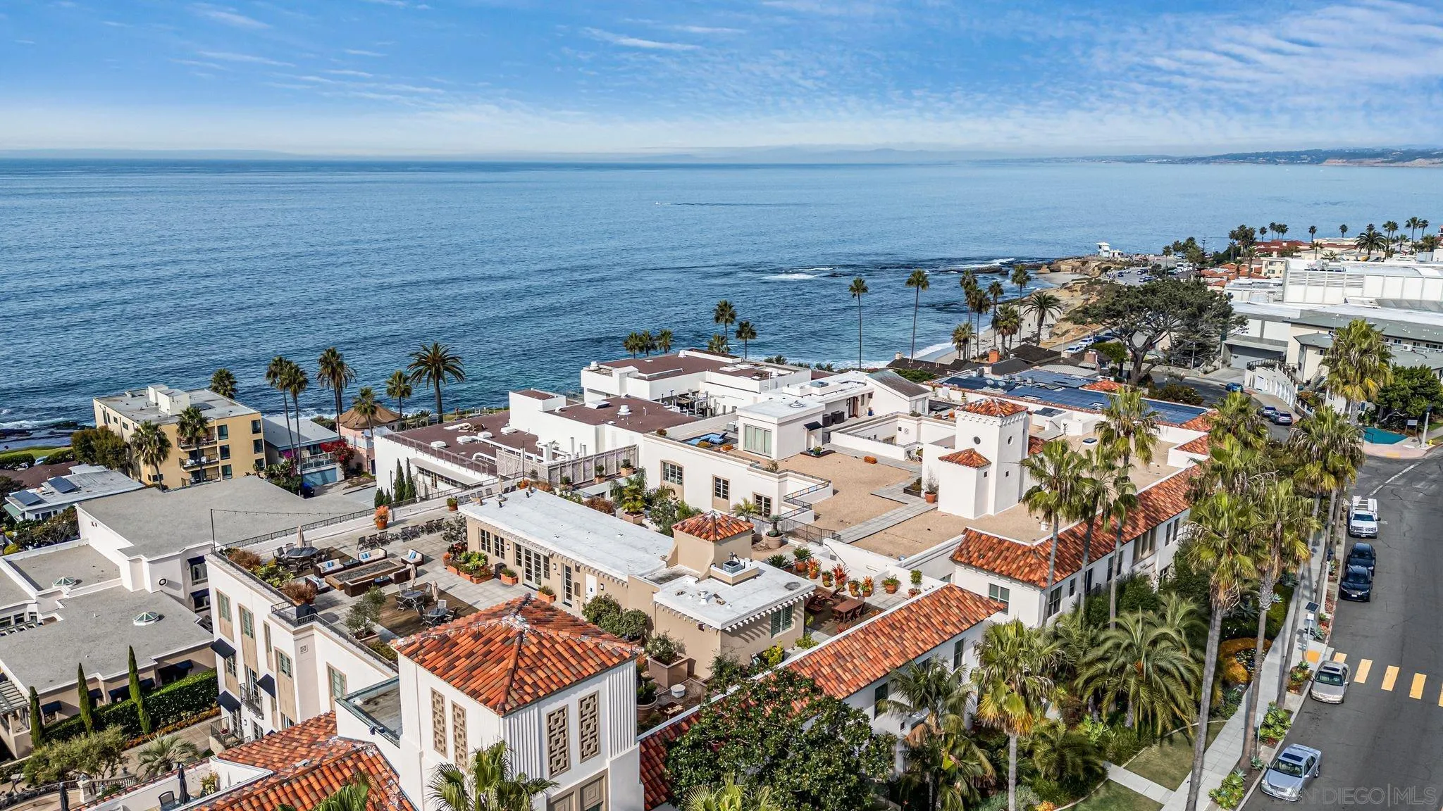 La Jolla, California 92037, United States, 2 Bedrooms Bedrooms, ,3 BathroomsBathrooms,Residential,Pending,27339