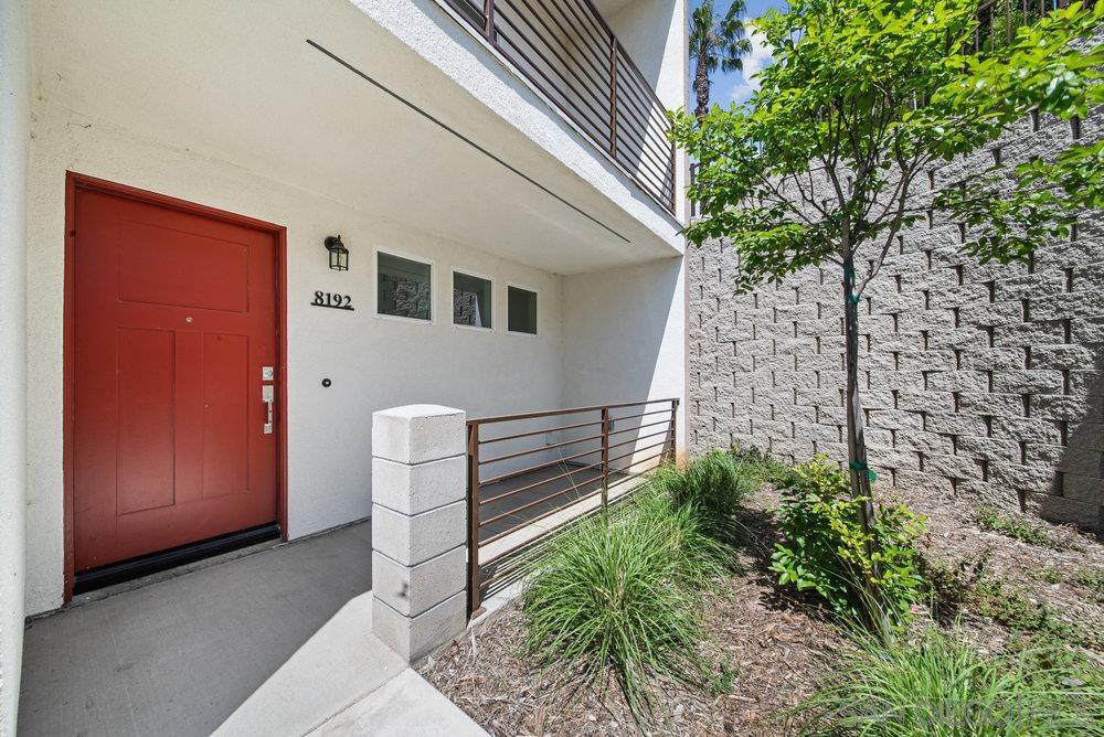 8192 Golden Ave