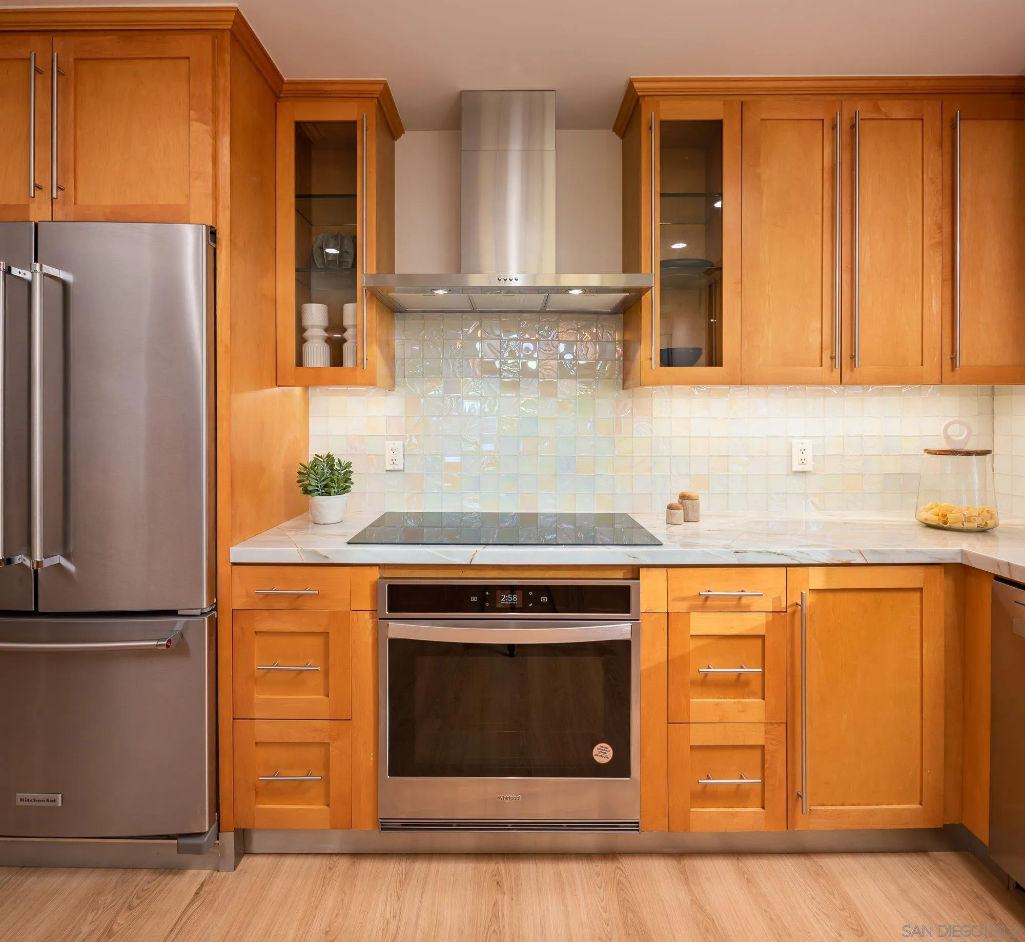 La Jolla, California 92037, United States, 2 Bedrooms Bedrooms, ,2 BathroomsBathrooms,Residential,Pending,41601