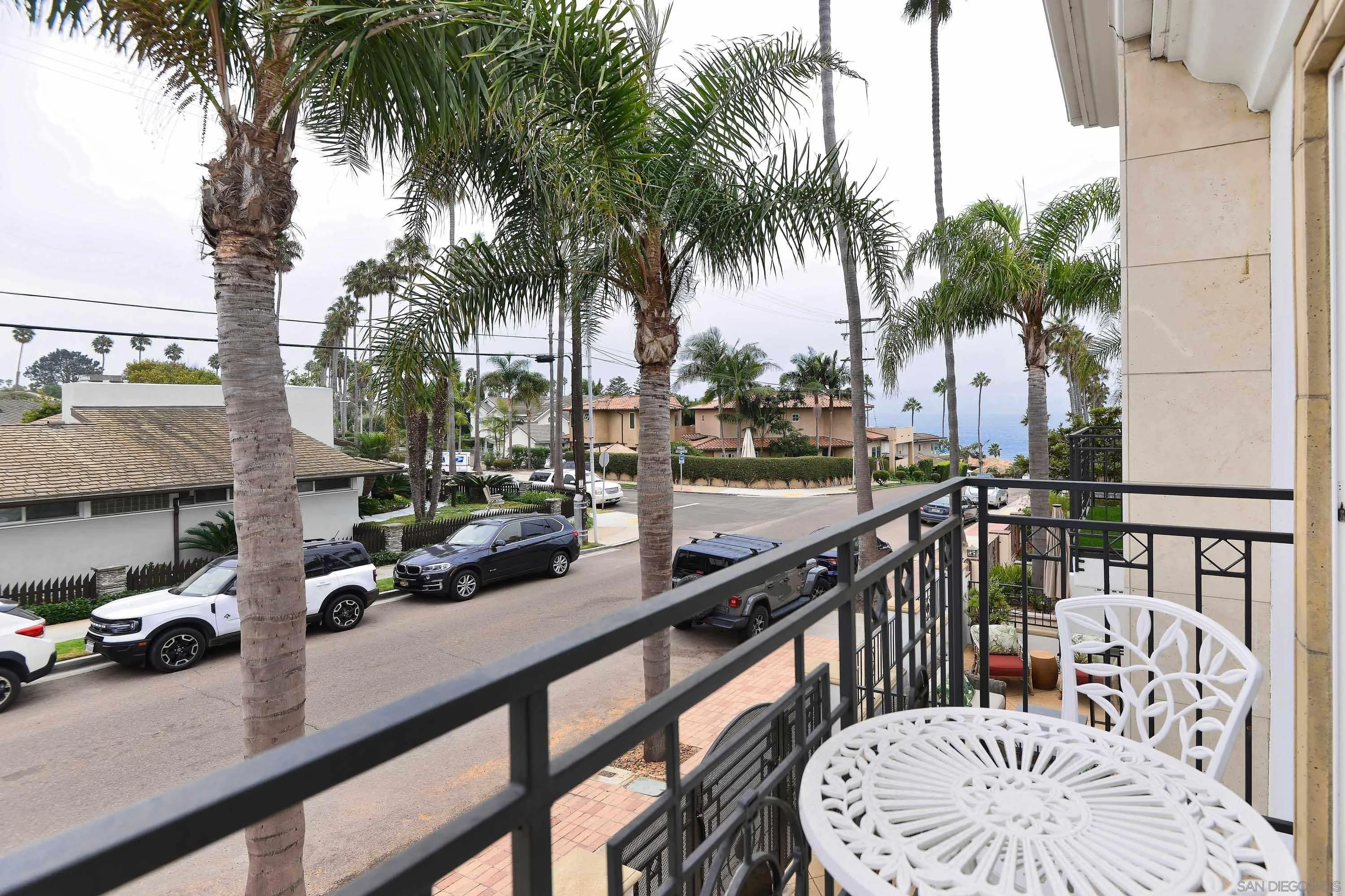 La Jolla, California 92037, United States, 2 Bedrooms Bedrooms, ,2 BathroomsBathrooms,Residential,Pending,41601