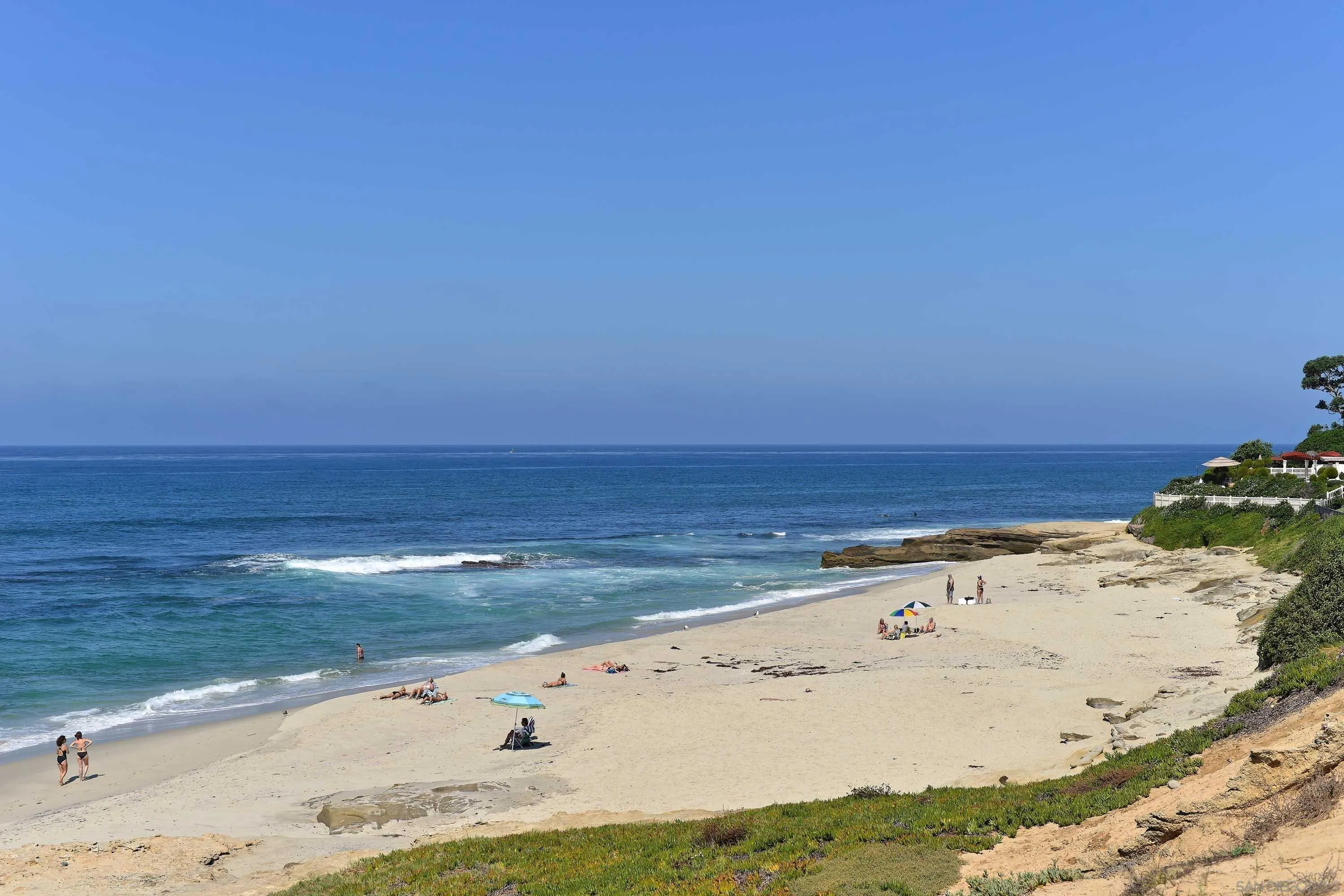 La Jolla, California 92037, United States, 2 Bedrooms Bedrooms, ,2 BathroomsBathrooms,Residential,Pending,41601