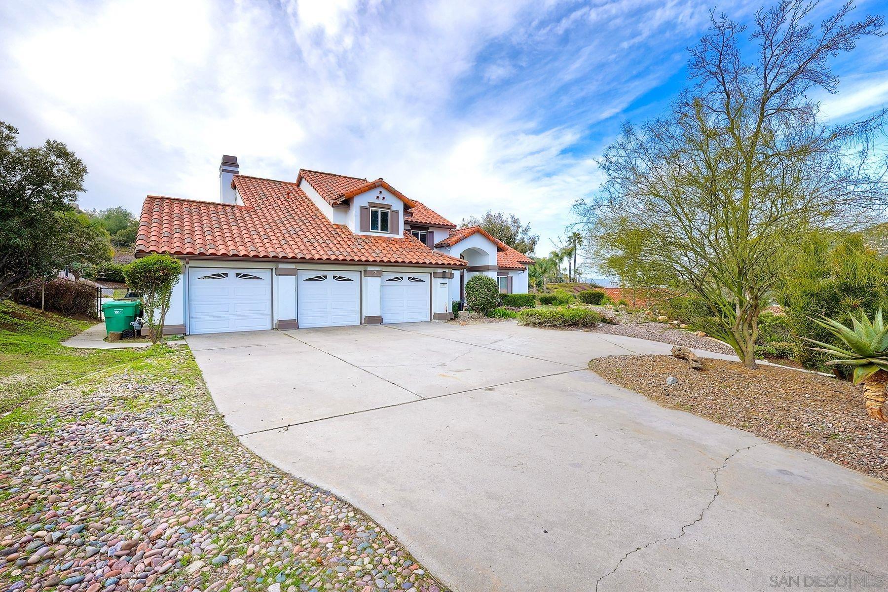 477 Summerhill View