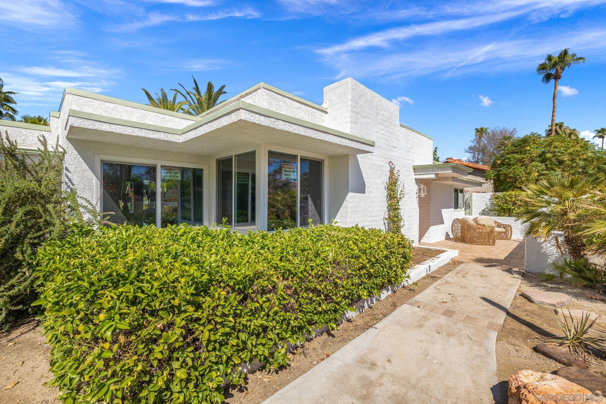 252 E Ocotillo Ave.