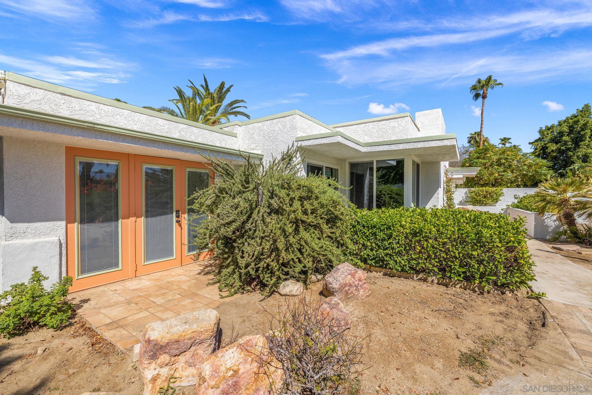 252 E Ocotillo Ave.
