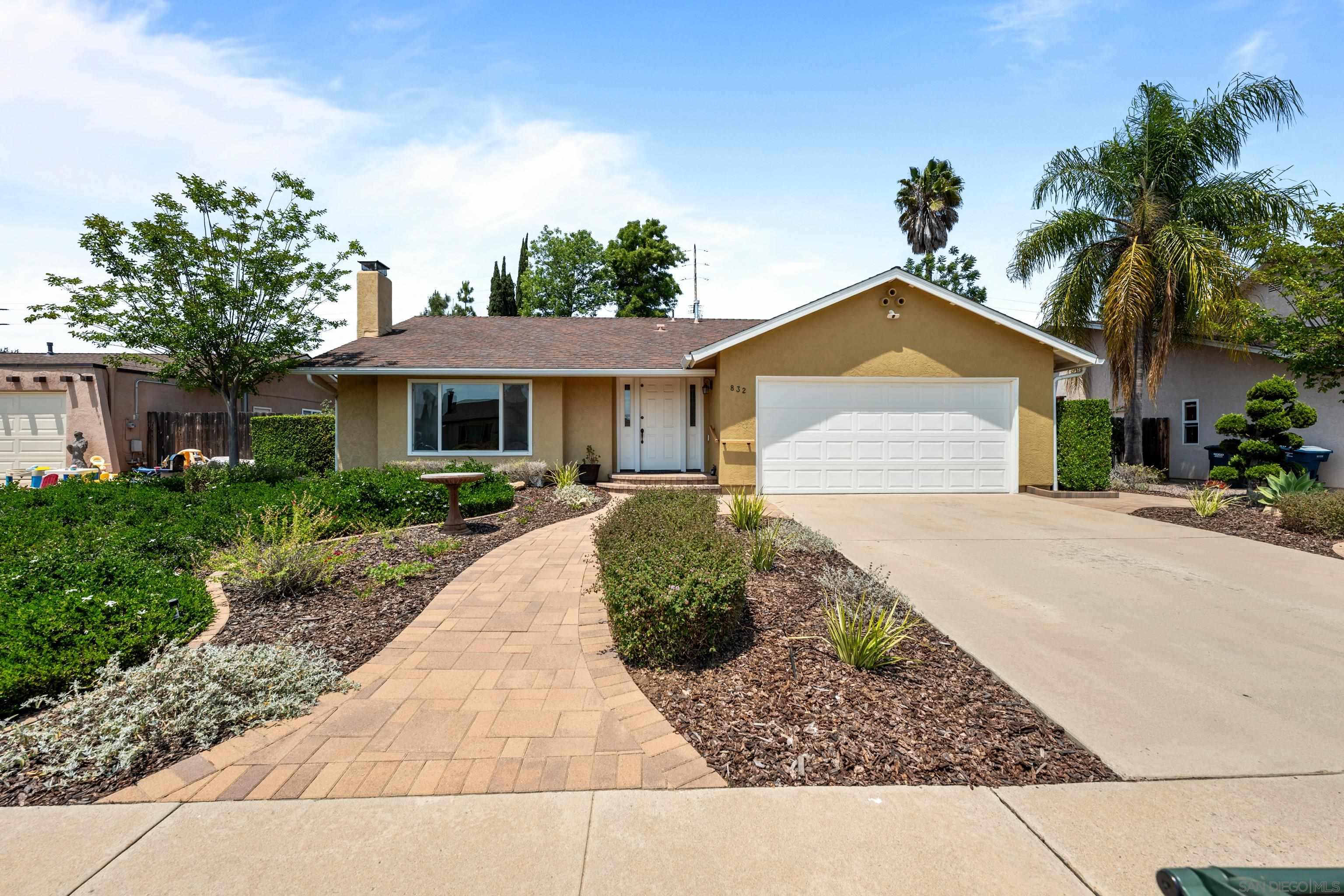 832 Casa De Oro Pl