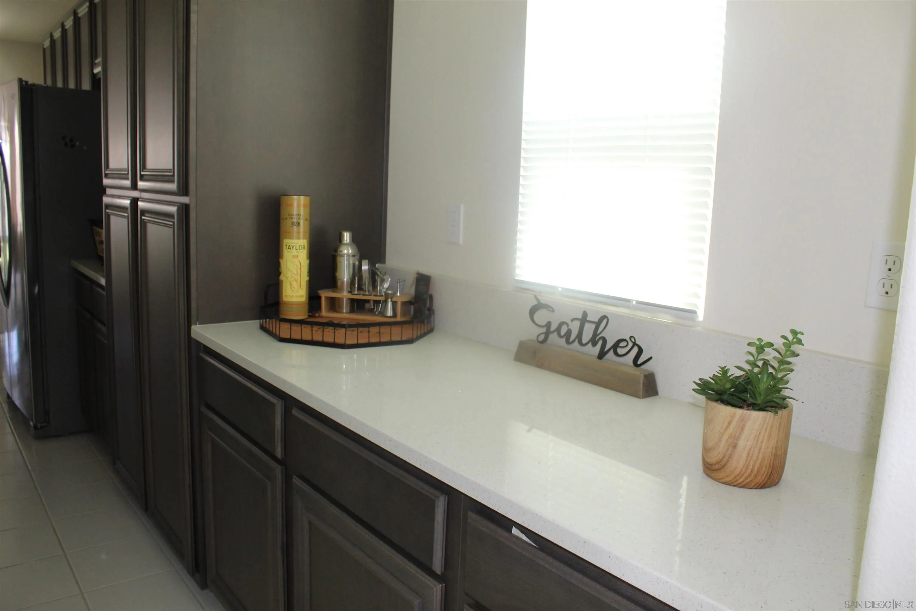 Chula Vista, California 91913, United States, 5 Bedrooms Bedrooms, ,4 BathroomsBathrooms,Residential,Active,93709