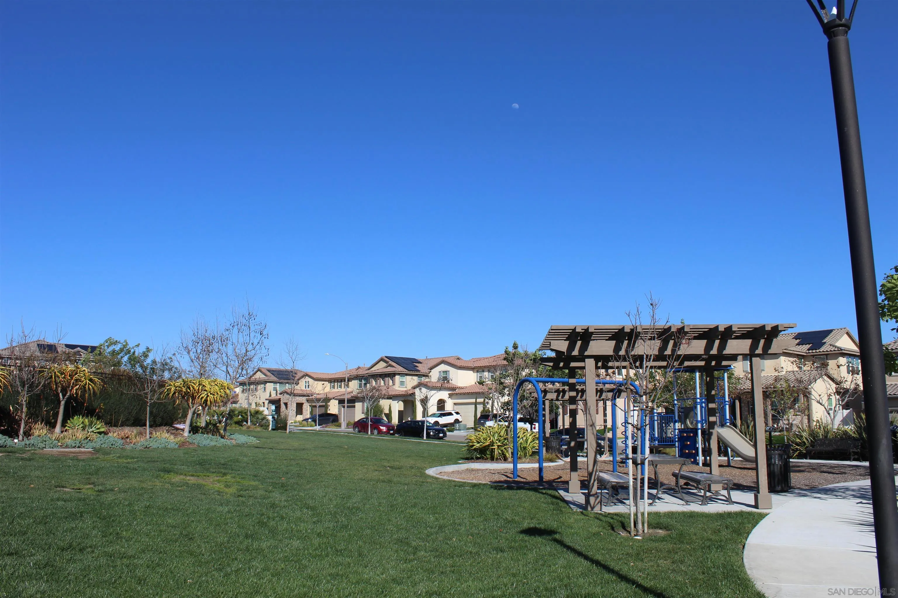 Chula Vista, California 91913, United States, 5 Bedrooms Bedrooms, ,4 BathroomsBathrooms,Residential,Active,93709