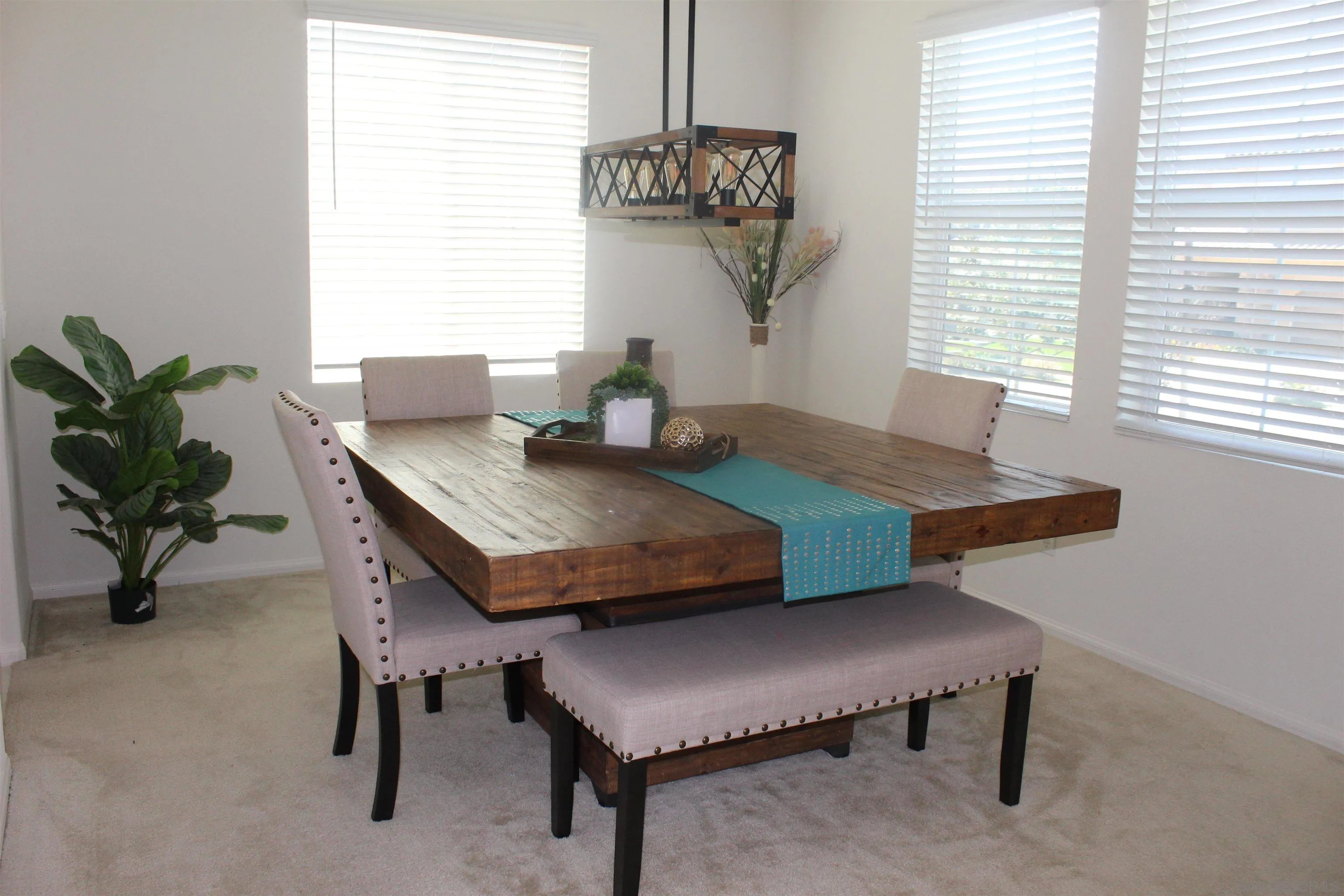 Chula Vista, California 91913, United States, 5 Bedrooms Bedrooms, ,4 BathroomsBathrooms,Residential,Active,93709