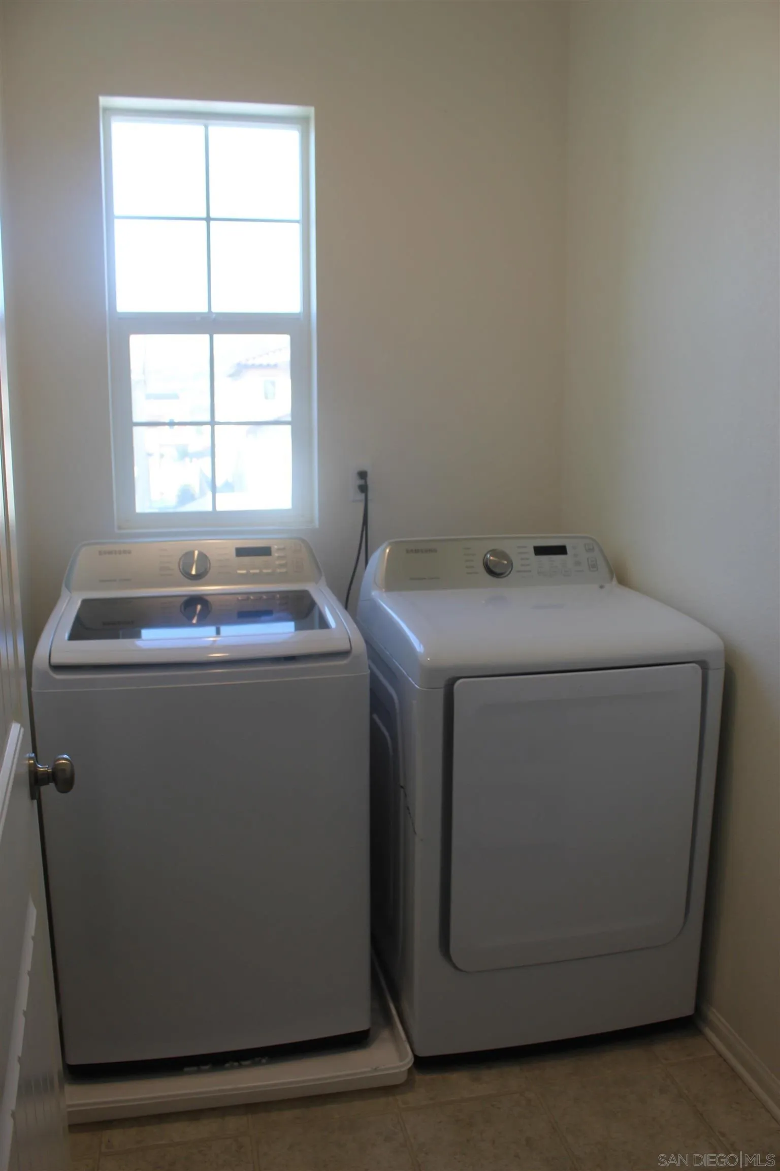 Chula Vista, California 91913, United States, 5 Bedrooms Bedrooms, ,4 BathroomsBathrooms,Residential,Active,93709