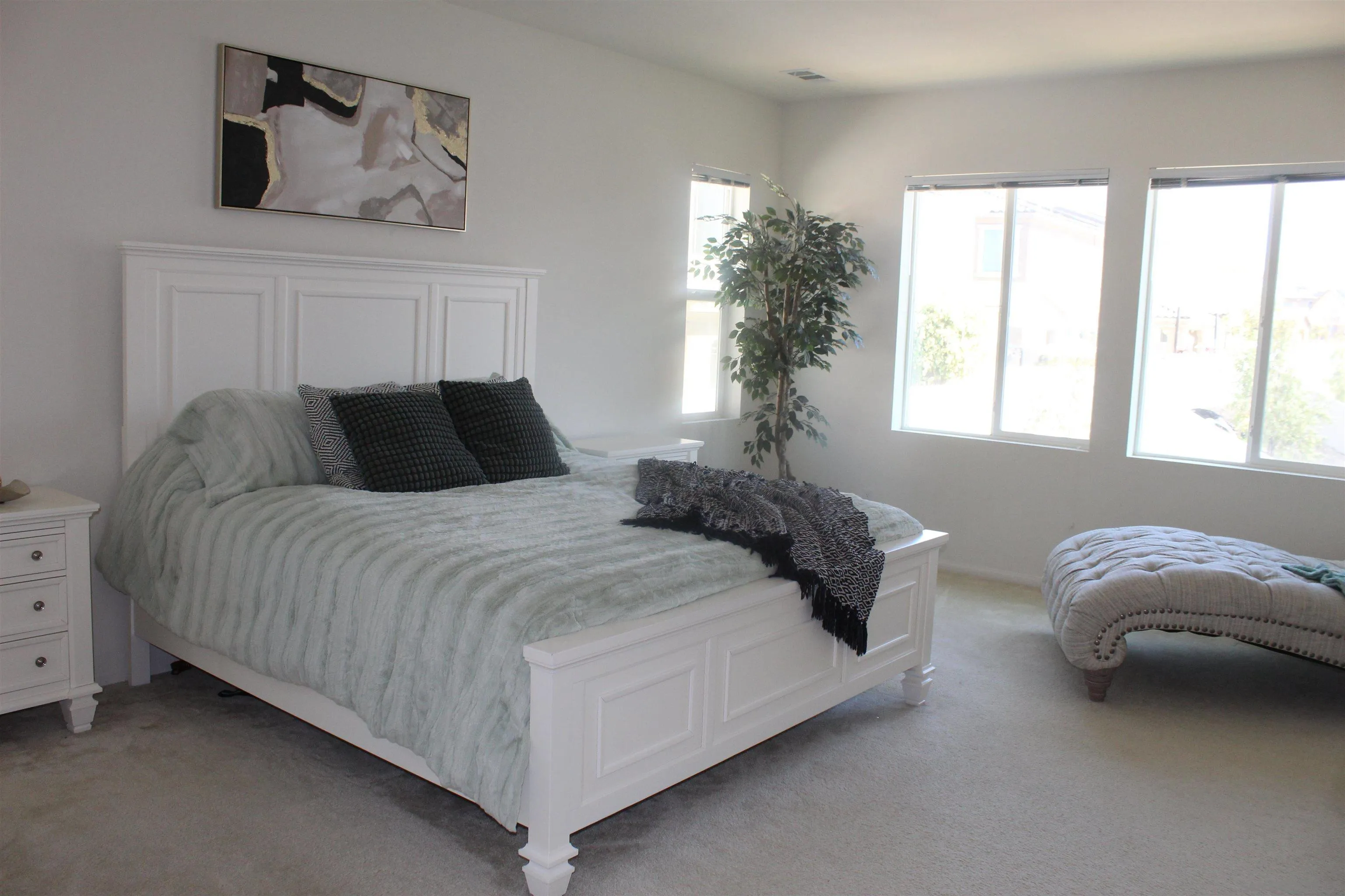 Chula Vista, California 91913, United States, 5 Bedrooms Bedrooms, ,4 BathroomsBathrooms,Residential,Active,93709