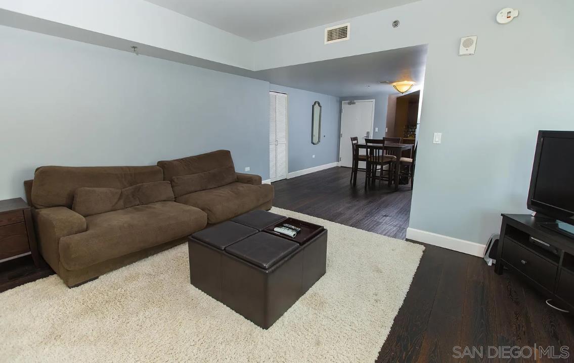425 W Beech St 505
