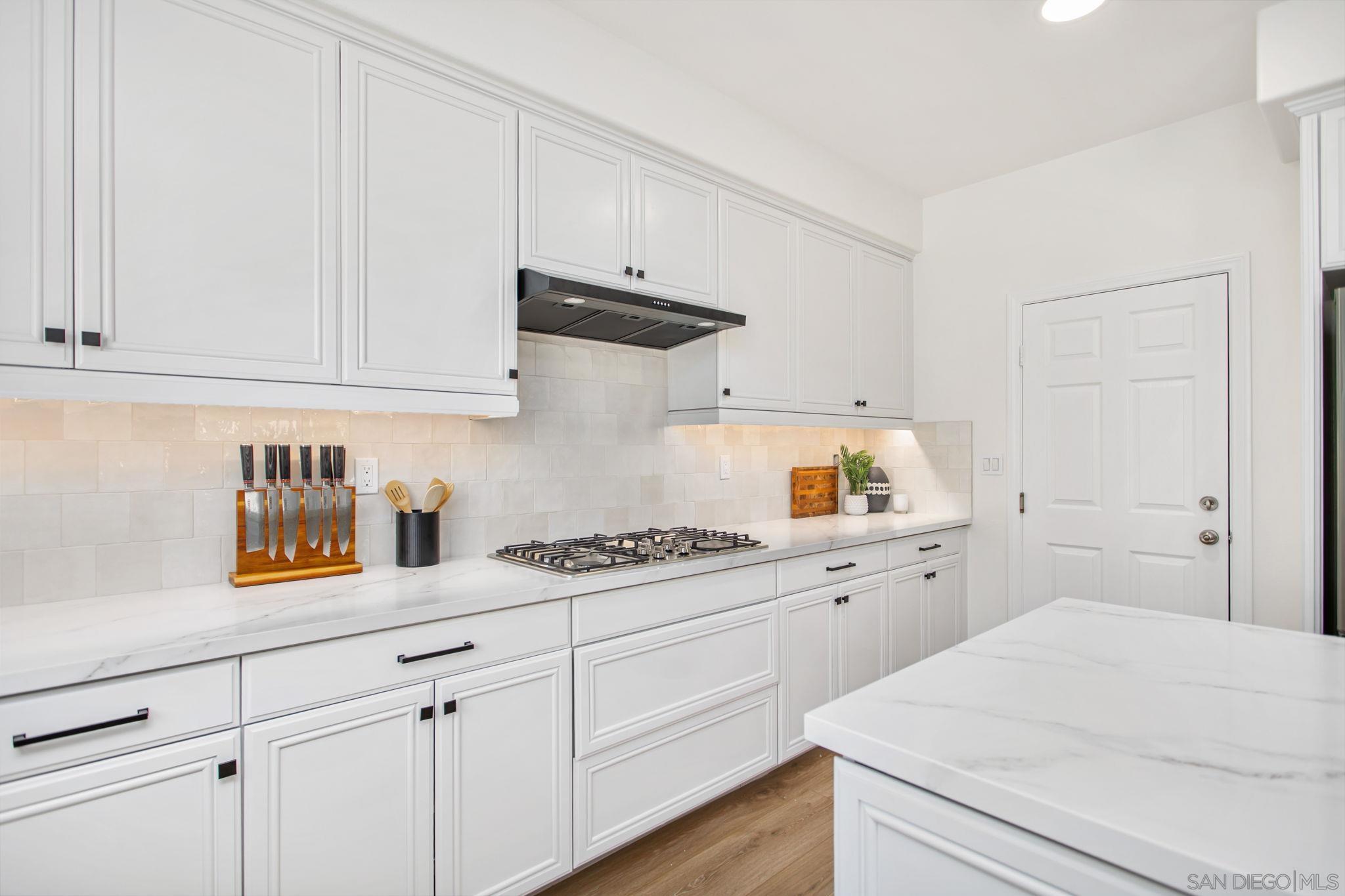 3749 Arapaho Pl