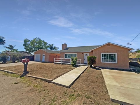 325  F St Ramona CA 92065