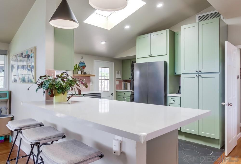 5493 Gala Ave.